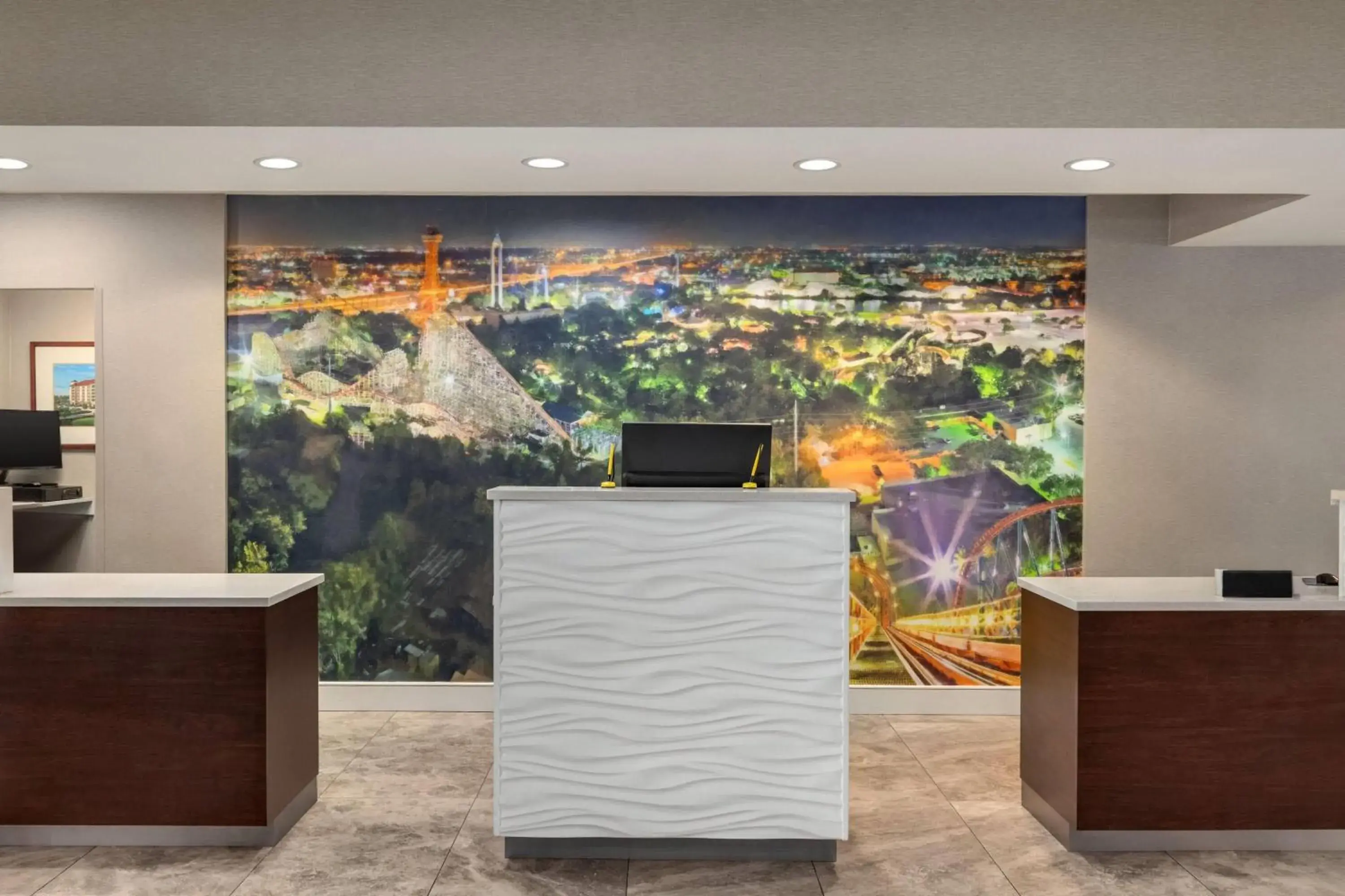 Lobby or reception in La Quinta by Wyndham Arlington North 6 Flags Dr Lobby or reception in La Quinta by Wyndham Arlington North 6 Flags Dr
