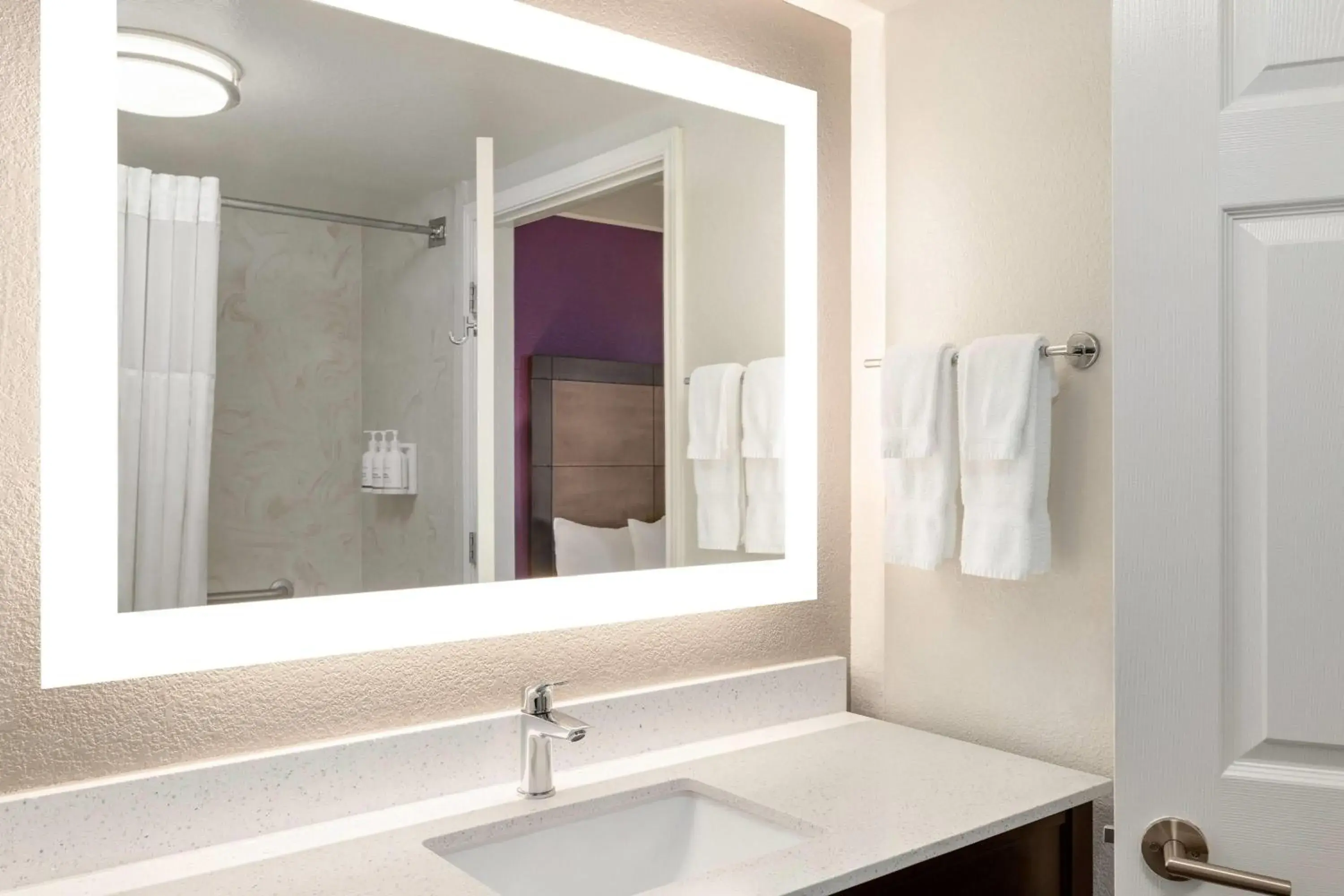 Bathroom in La Quinta by Wyndham Arlington North 6 Flags Dr Bathroom in La Quinta by Wyndham Arlington North 6 Flags Dr