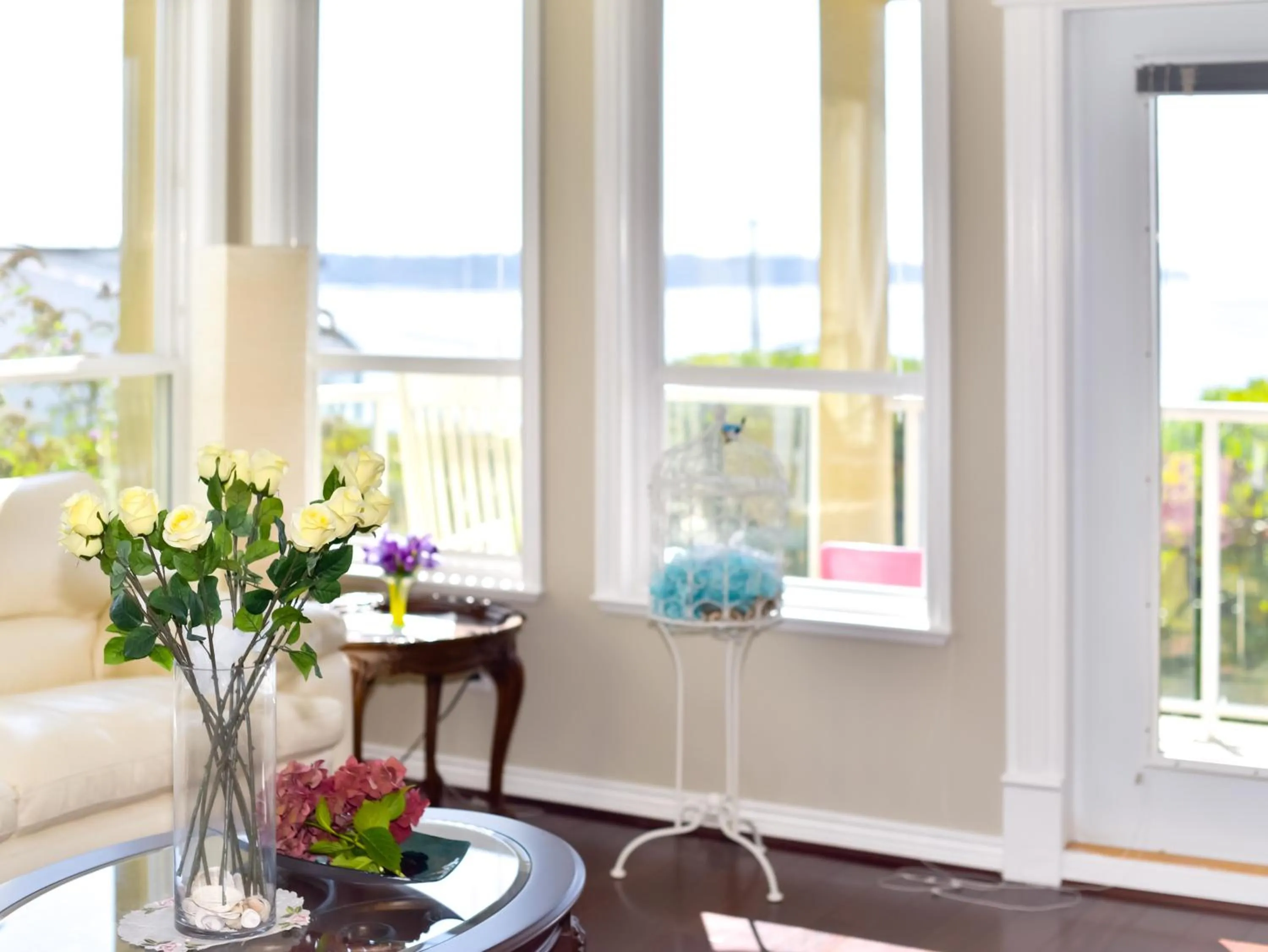 Communal lounge/ TV room in Star of the Sea guest house