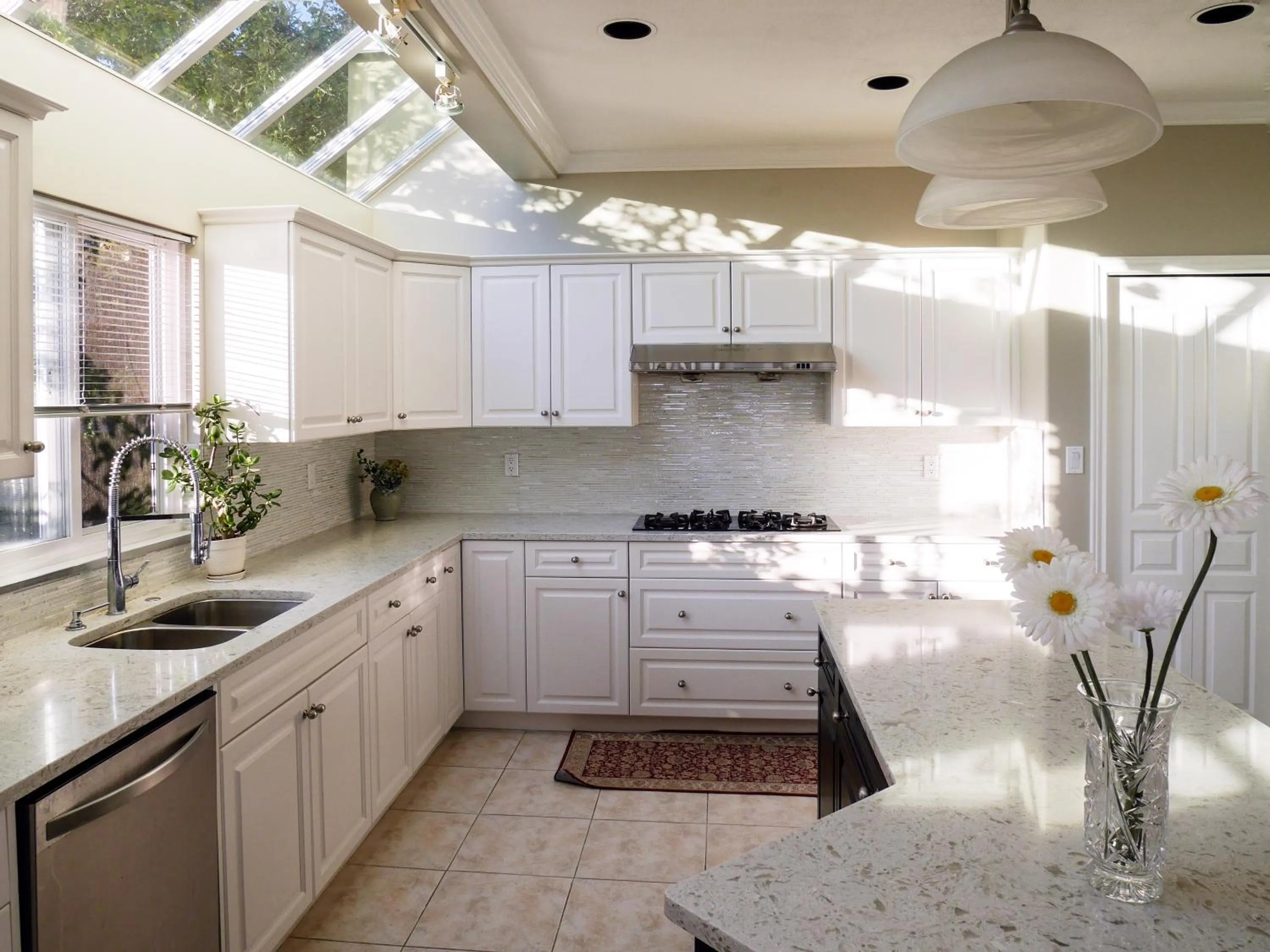 Kitchen or kitchenette in Star of the Sea guest house