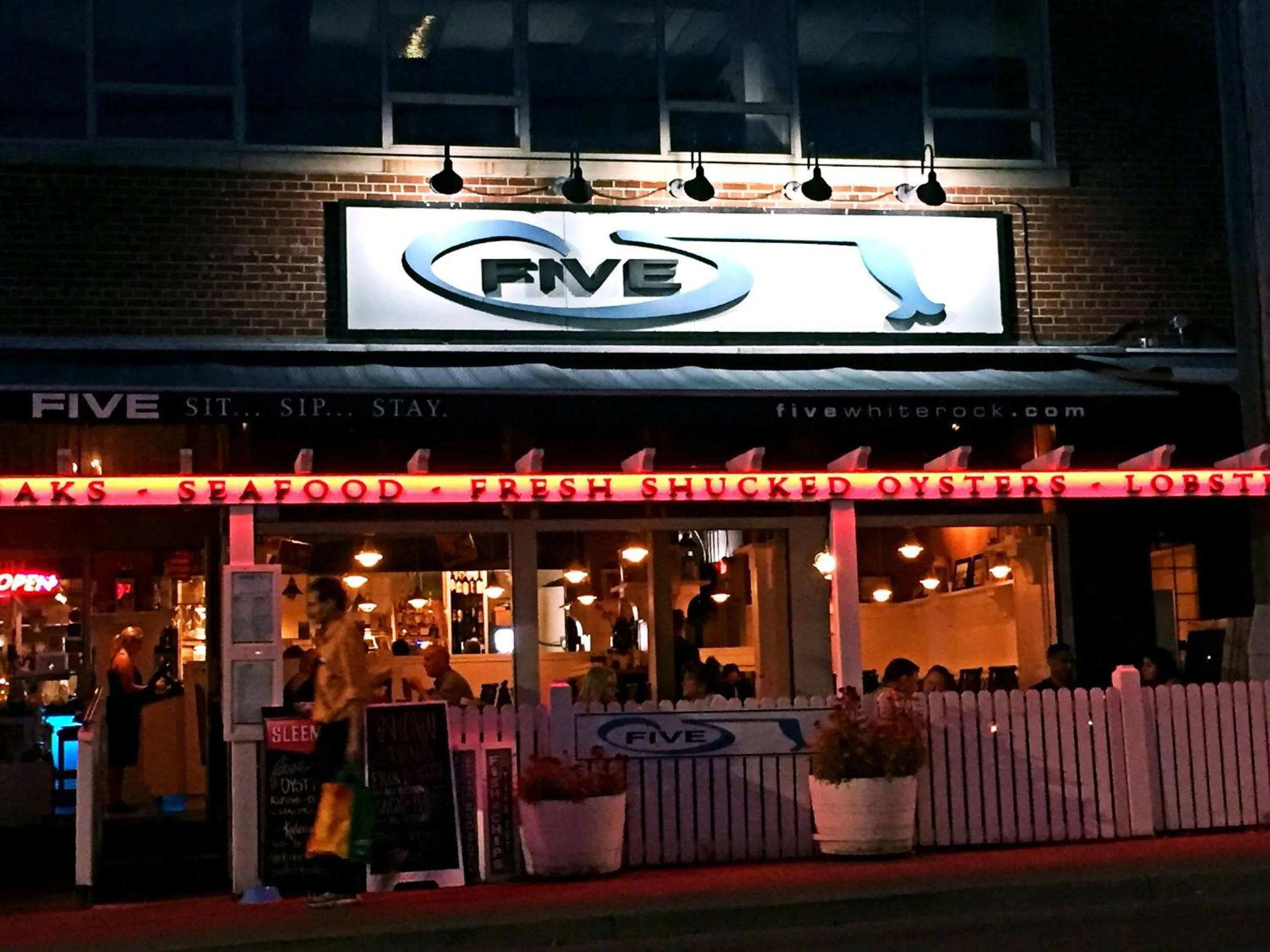 Restaurant/places to eat in Star of the Sea guest house