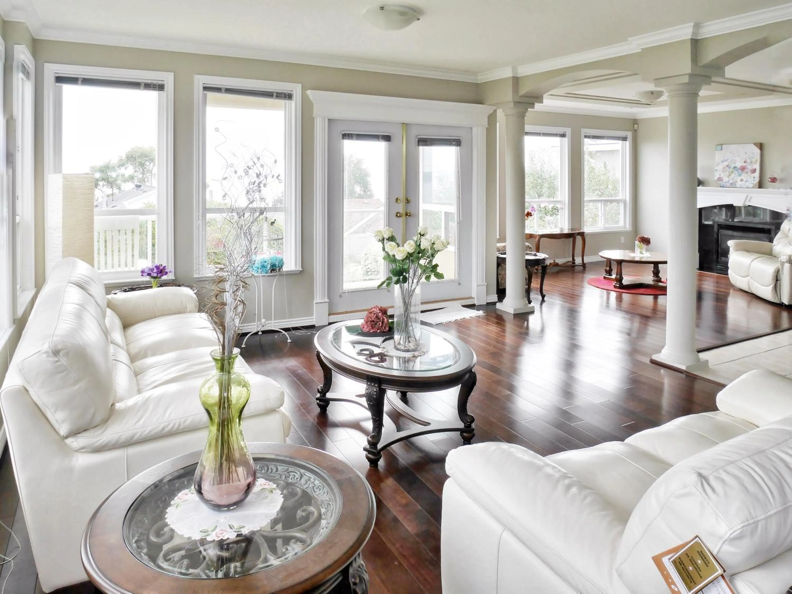 Communal lounge/ TV room in Star of the Sea guest house