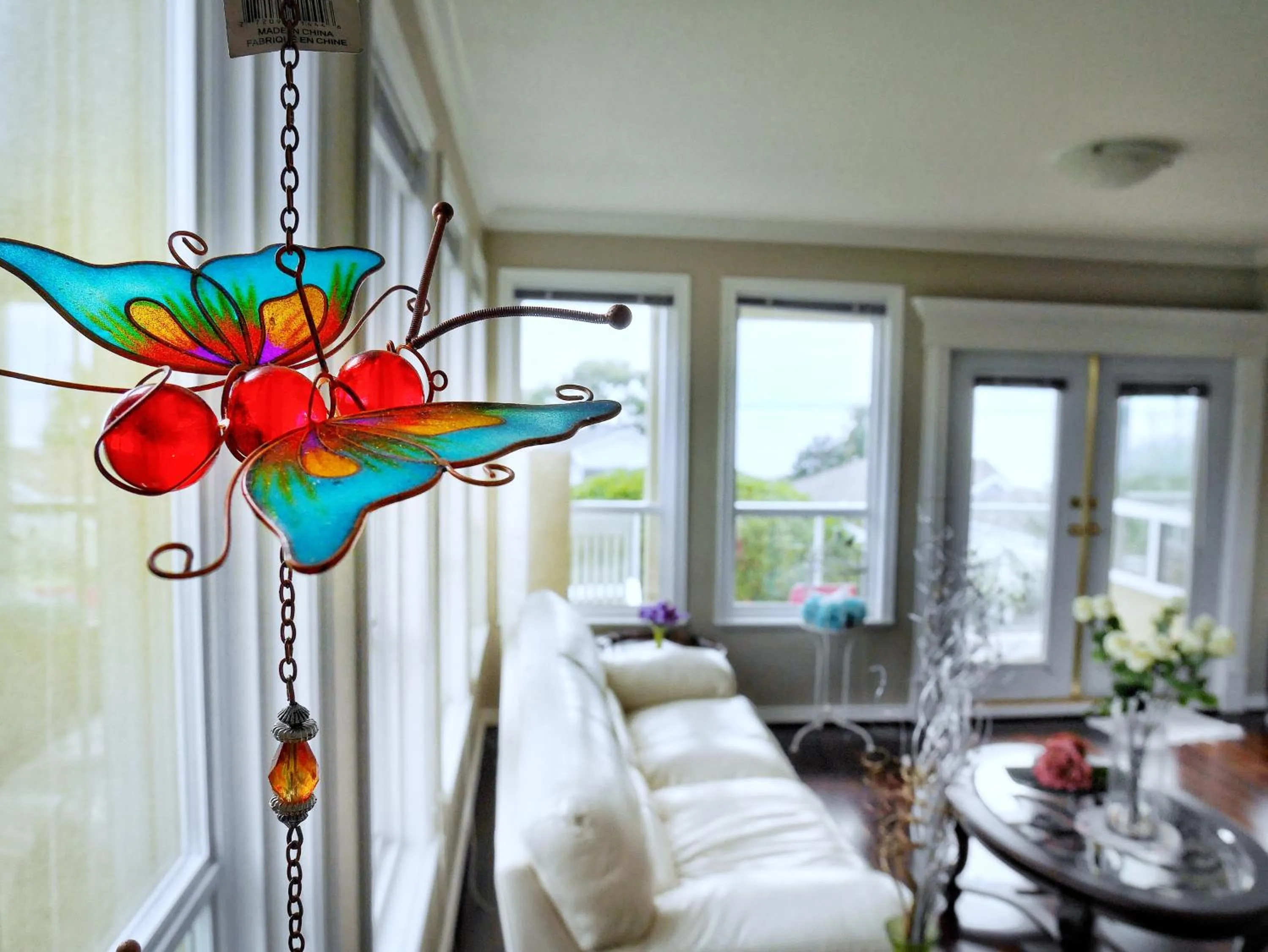 Communal lounge/ TV room in Star of the Sea guest house