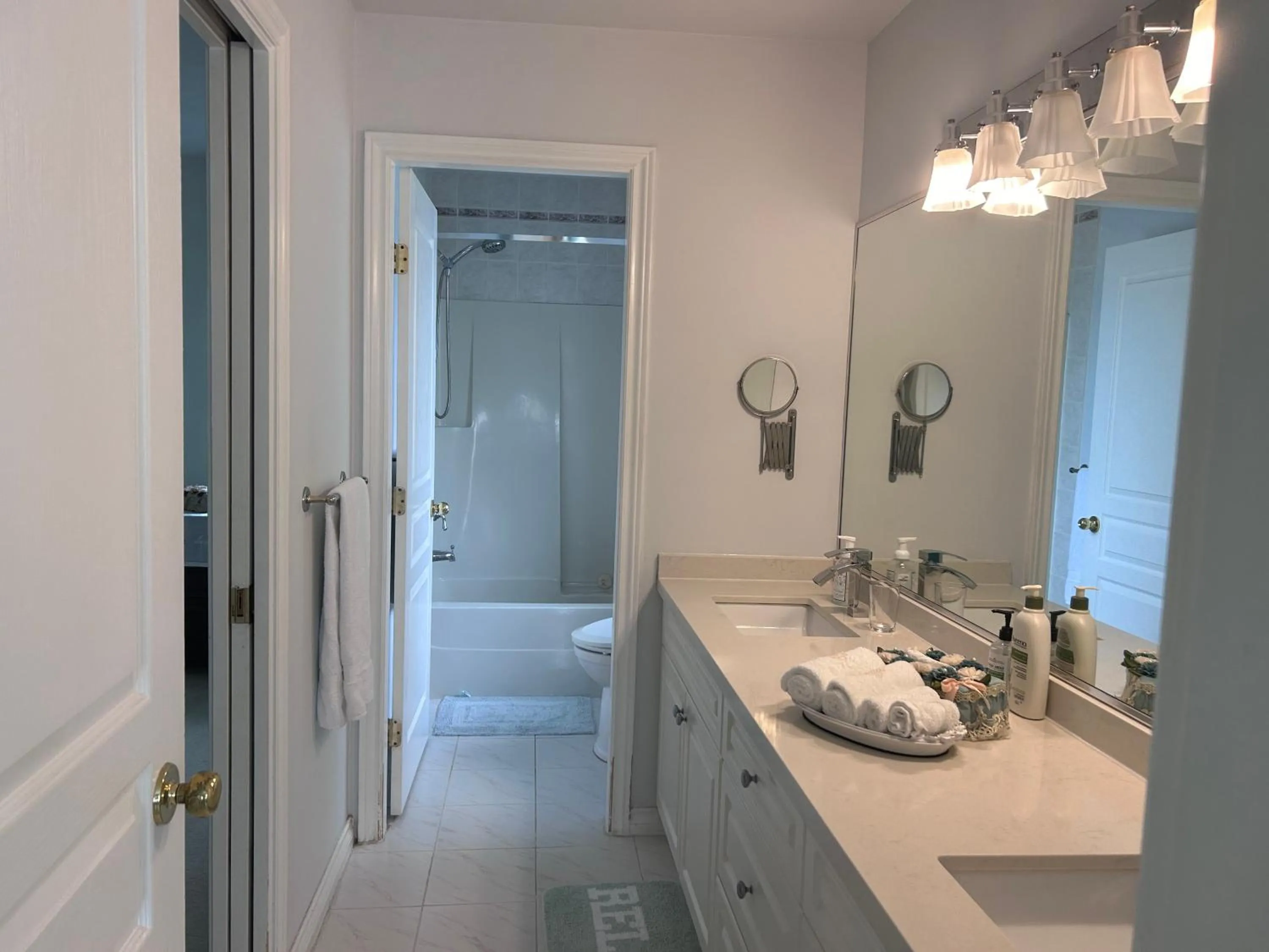 Bathroom in Star of the Sea guest house