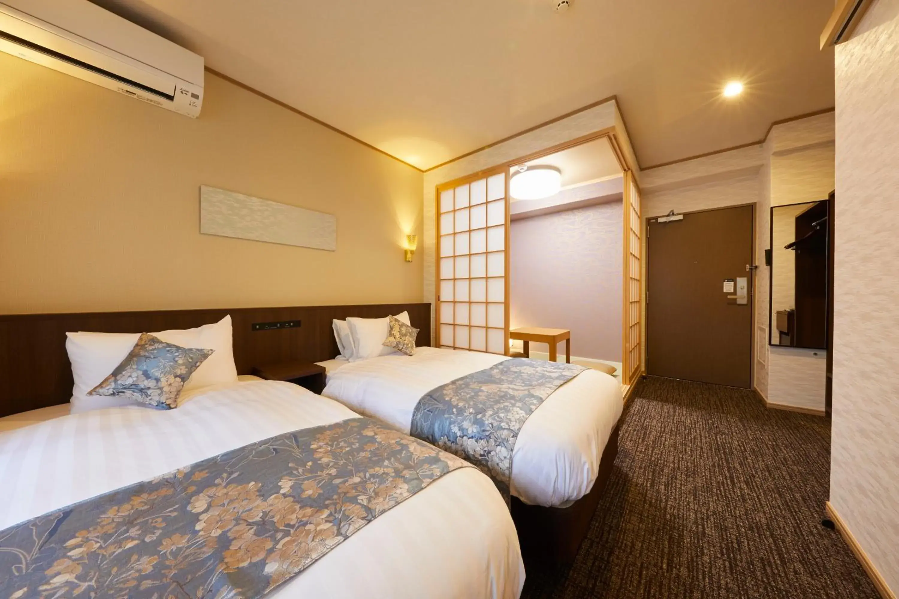 Photo of the whole room, Bed in Rinn Miyagawacho Grande Photo of the whole room, Bed in Rinn Miyagawacho Grande