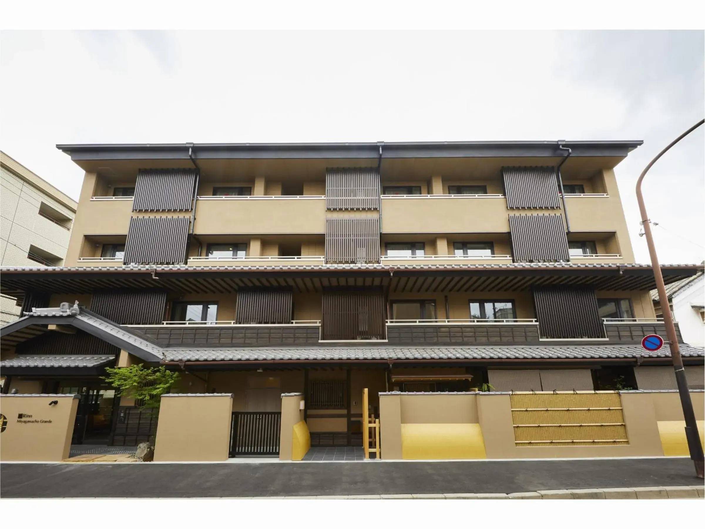 Property building in Rinn Miyagawacho Grande Property building in Rinn Miyagawacho Grande
