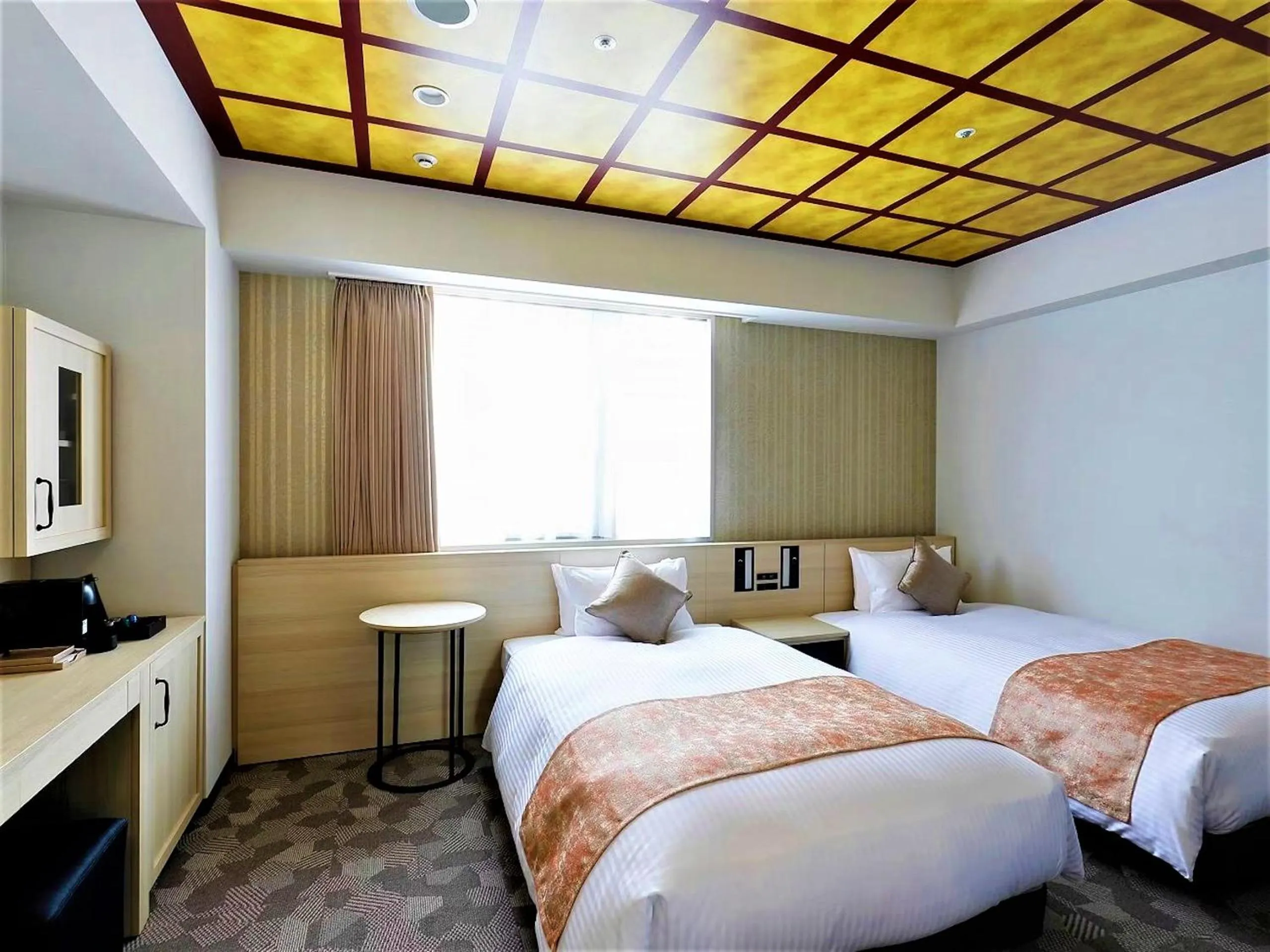 Photo of the whole room, Bed in Daiwa Roynet Hotel KANAZAWA-MIYABI