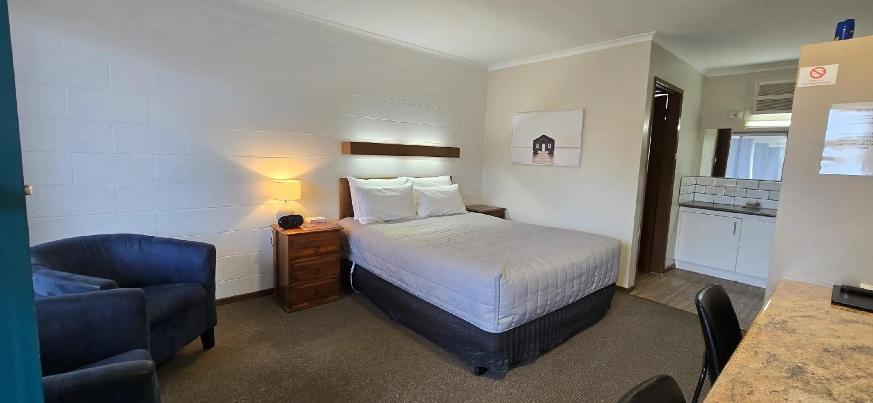 Photo of the whole room, Bed in Admella Motel