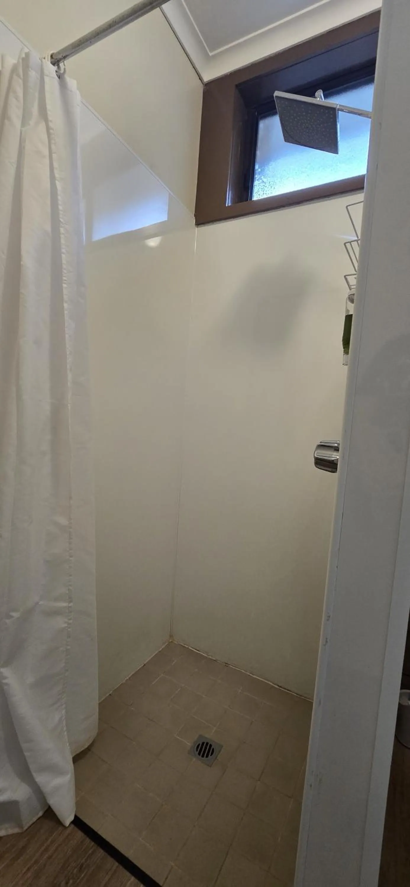 Shower in Admella Motel