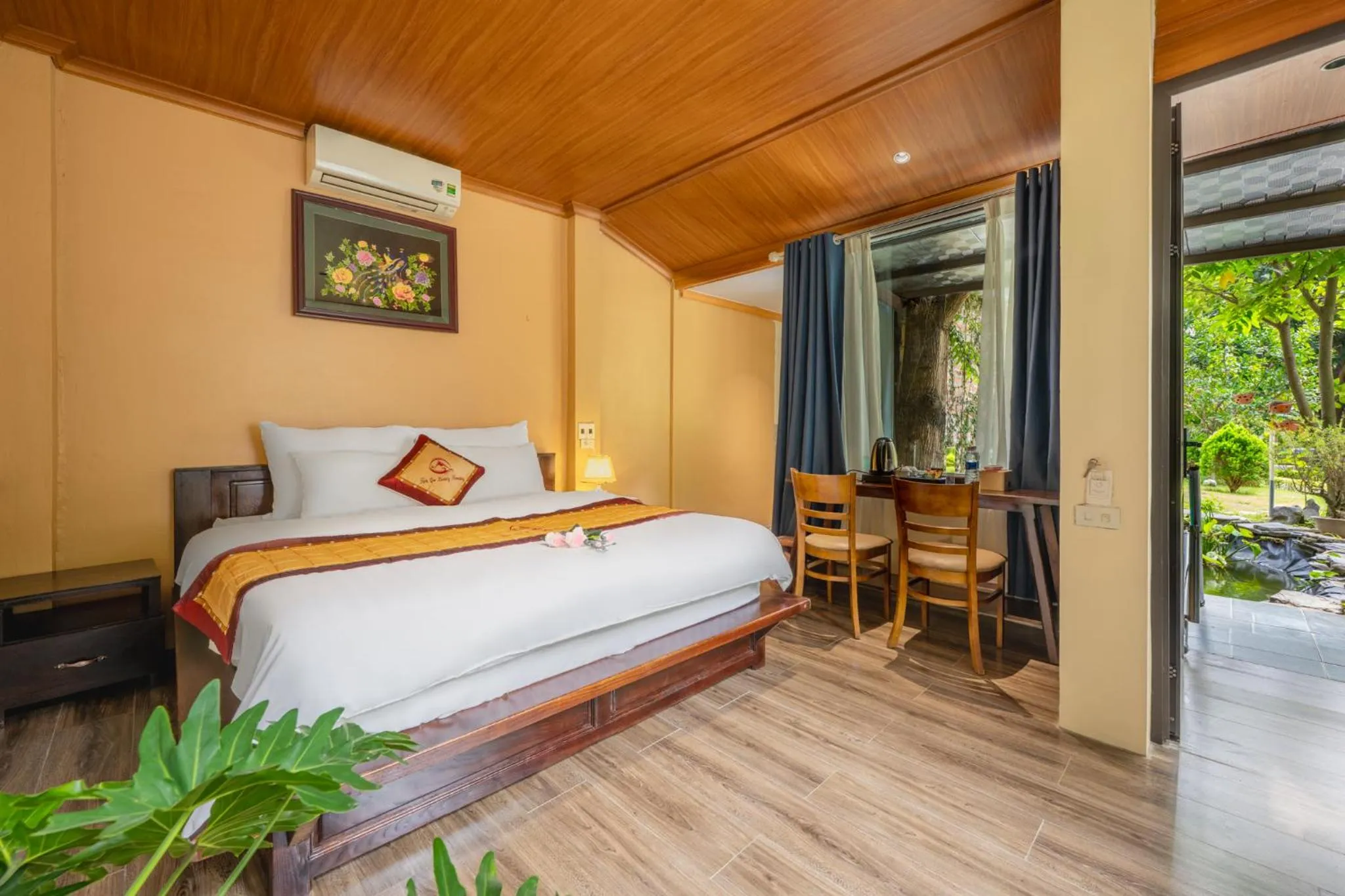 Photo of the whole room, Bed in Tam Coc Luxury Homestay