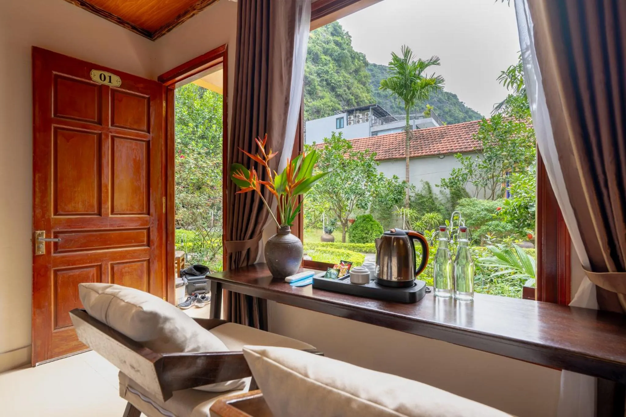 Seating area in Tam Coc Luxury Homestay