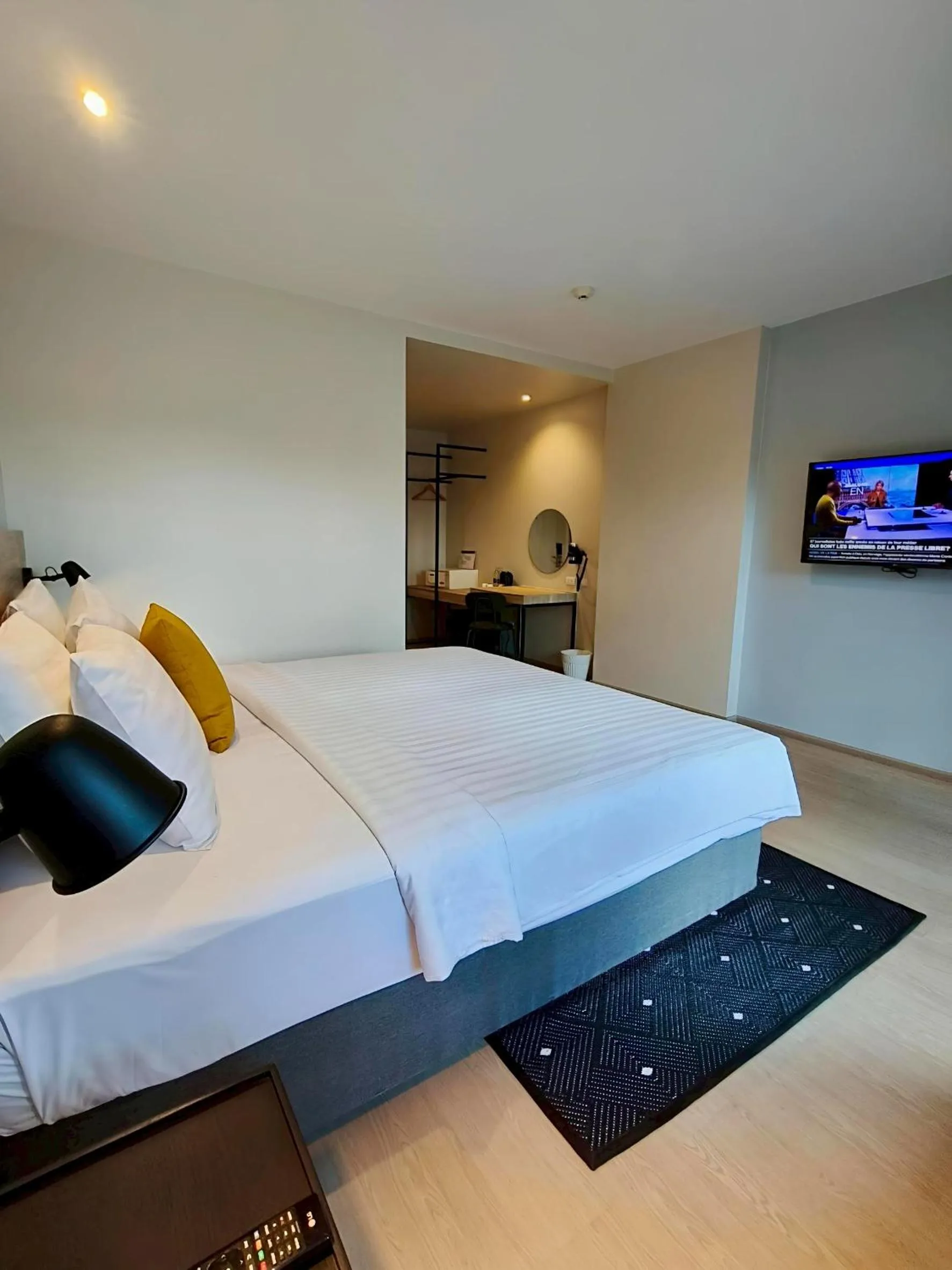 Photo of the whole room, Bed in Beehive Boutique Hotel Phuket