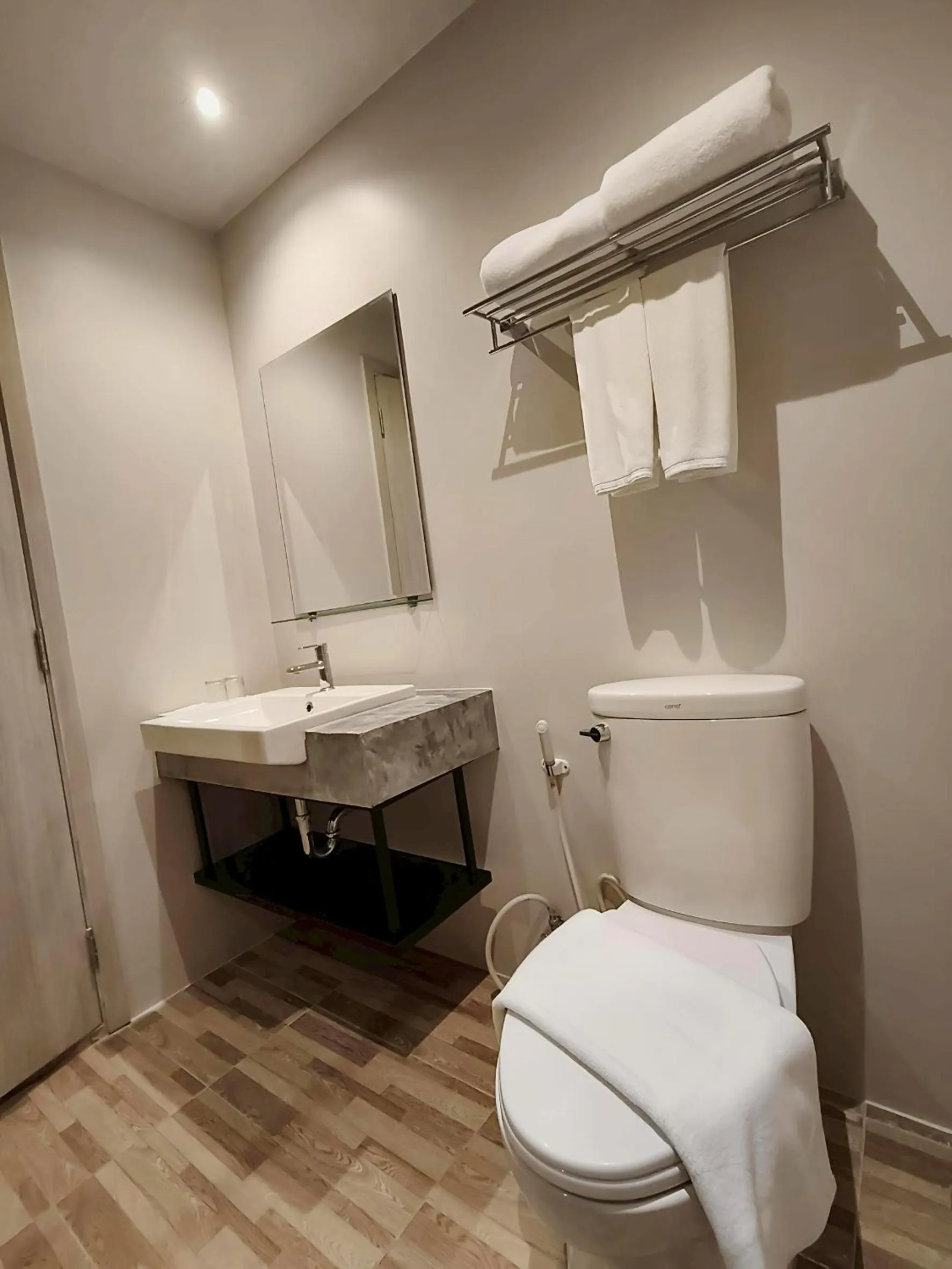 Toilet in Beehive Boutique Hotel Phuket