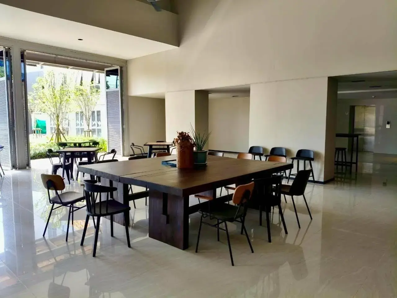 Breakfast in Beehive Boutique Hotel Phuket Breakfast in Beehive Boutique Hotel Phuket