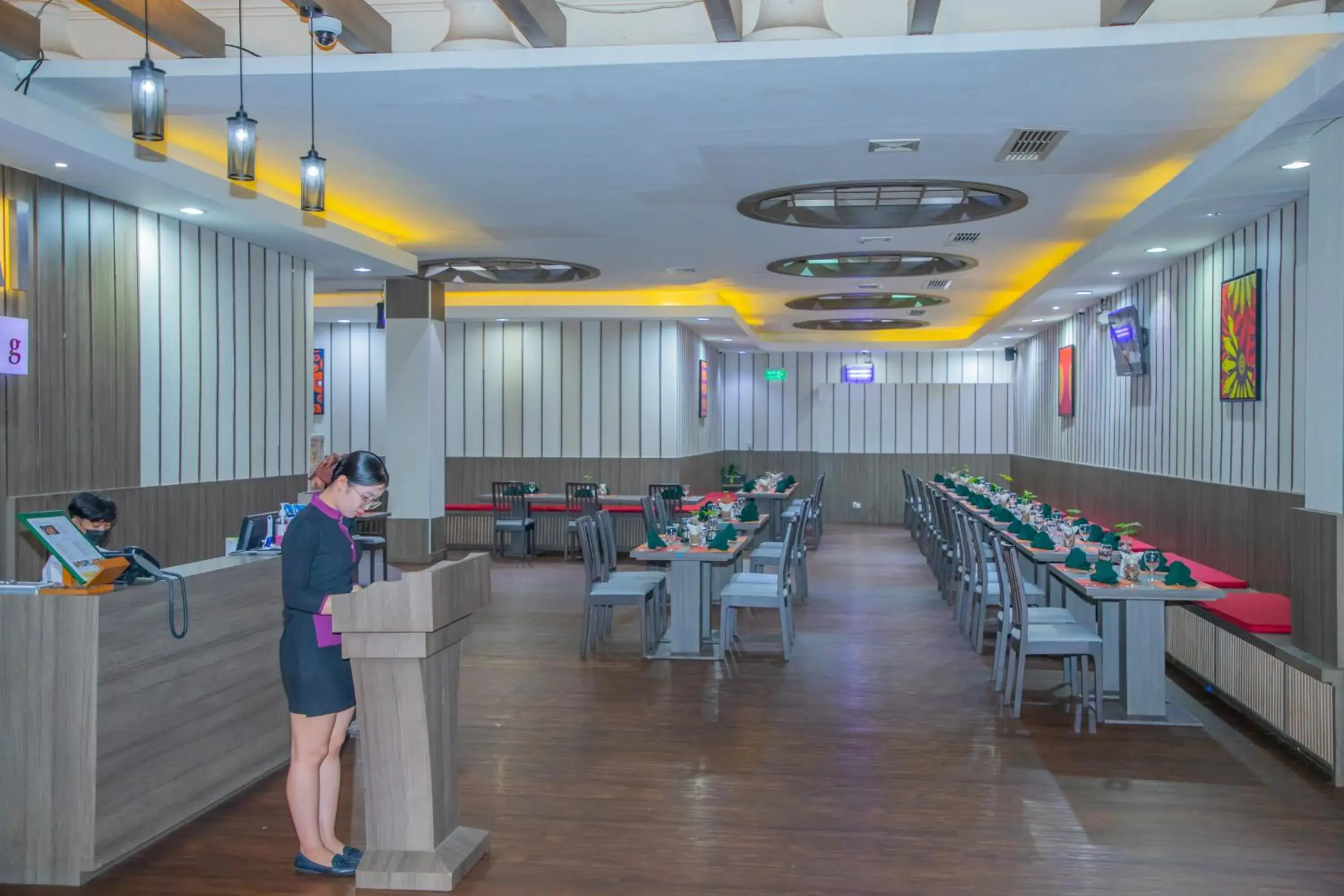 Restaurant/places to eat in Savan Resorts Restaurant/places to eat in Savan Resorts