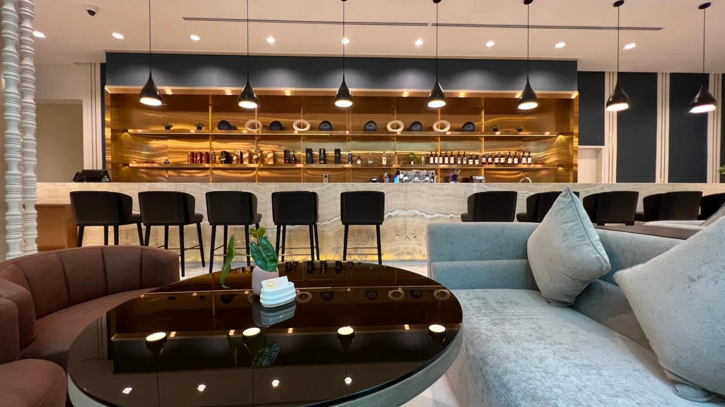 Restaurant/places to eat in Savan Resorts