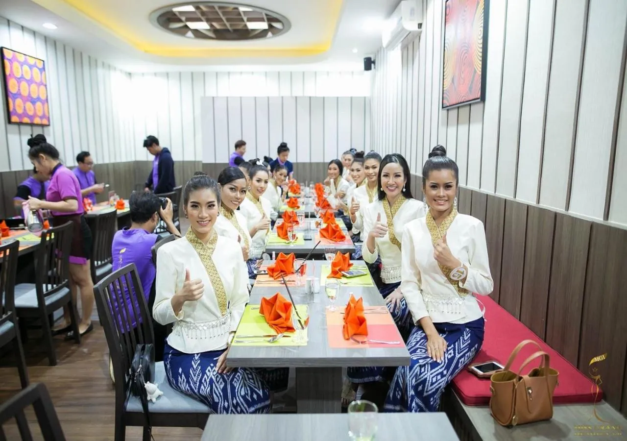 Meals in Savan Resorts