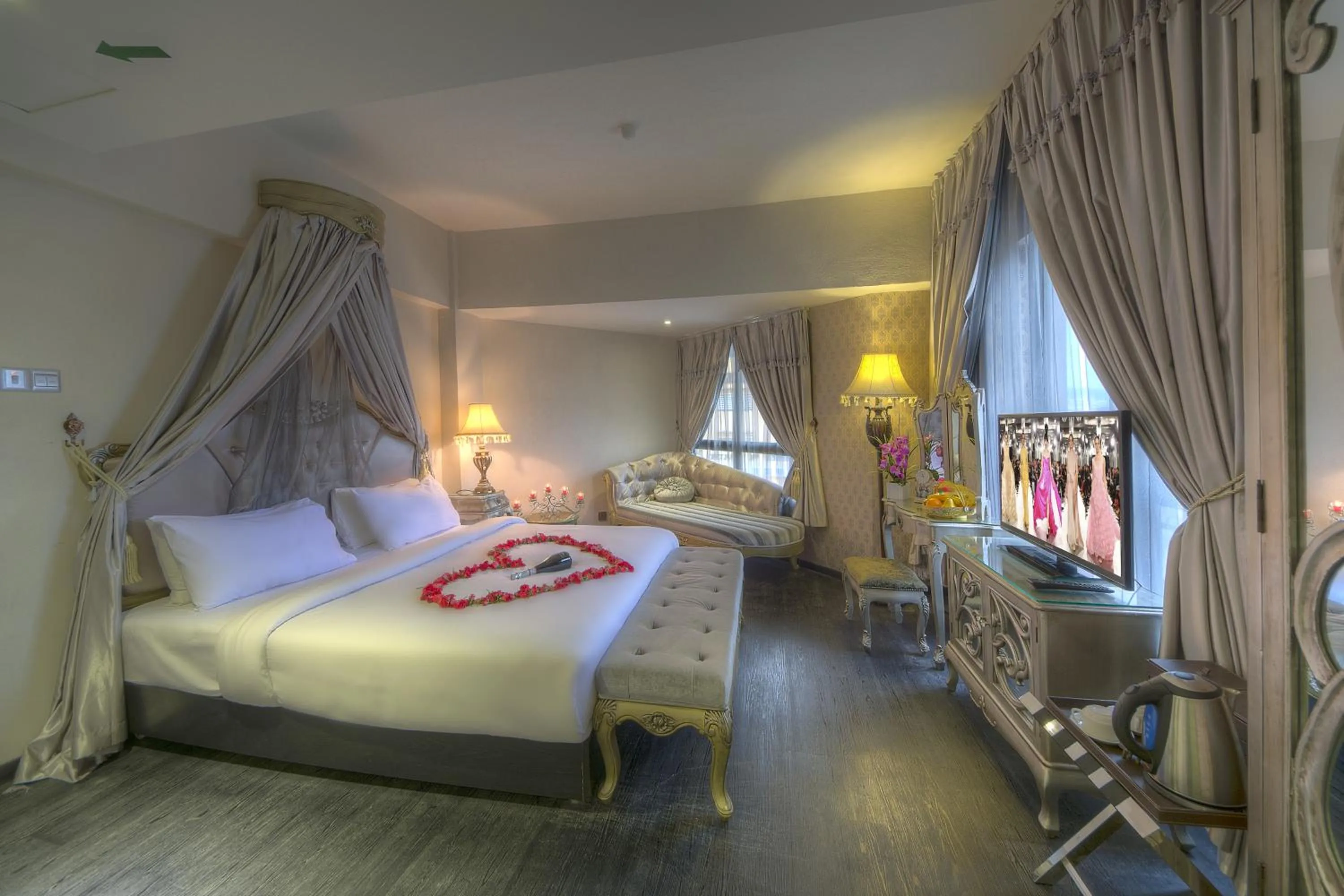 Bedroom, Bed in Arenaa Batik Boutique