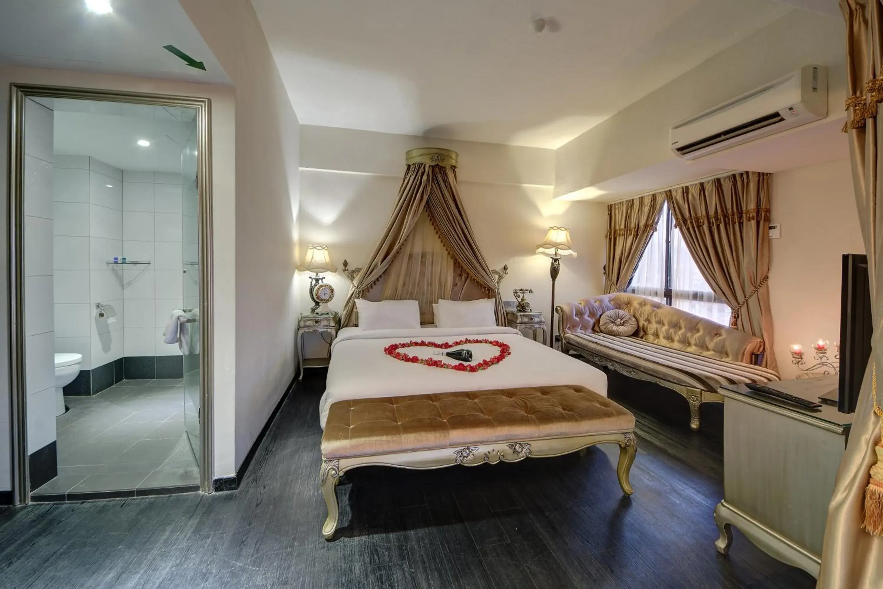 Bedroom, Bed in Arenaa Batik Boutique Bedroom, Bed in Arenaa Batik Boutique