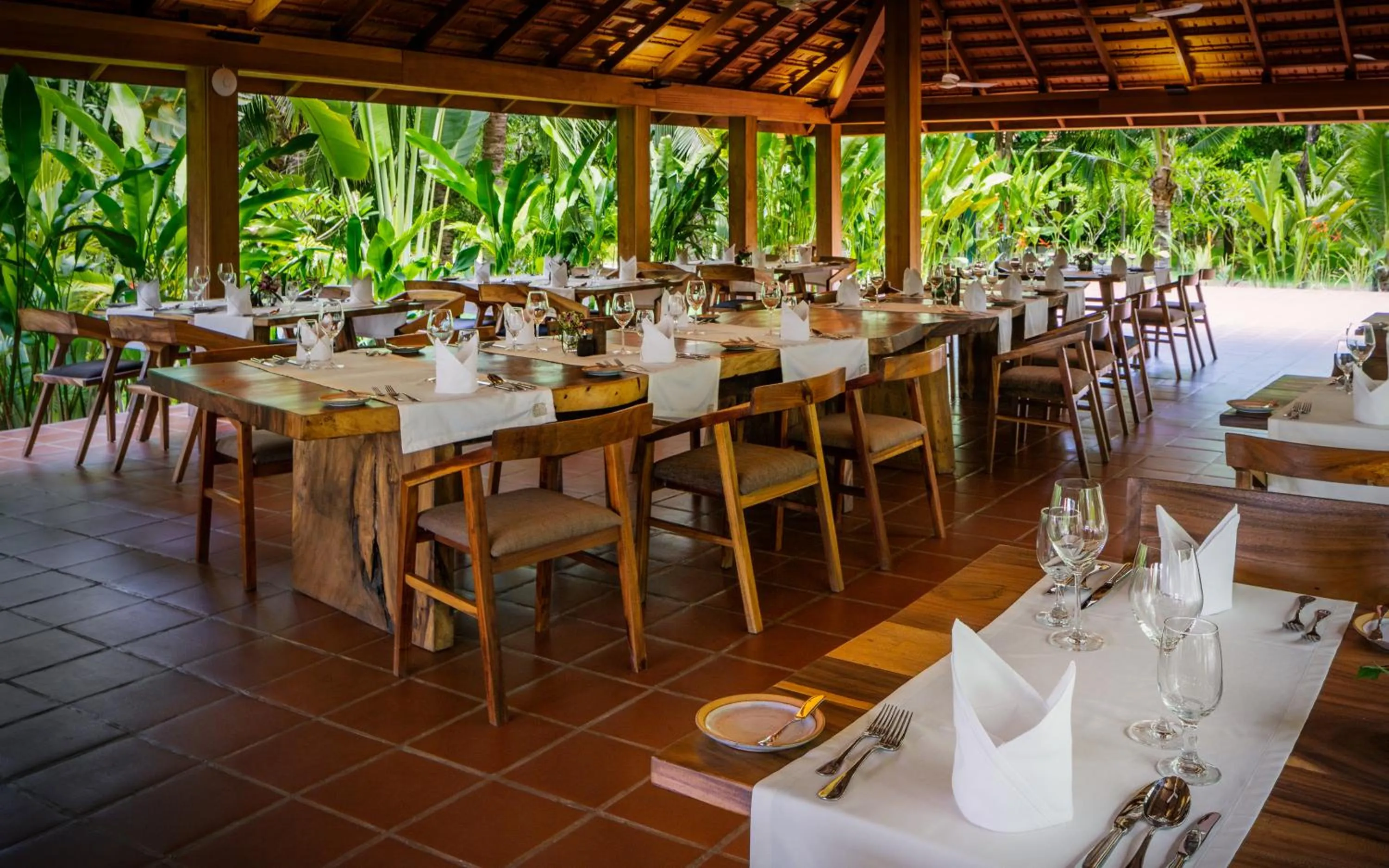 Restaurant/places to eat in Farmhouse Resort & Spa