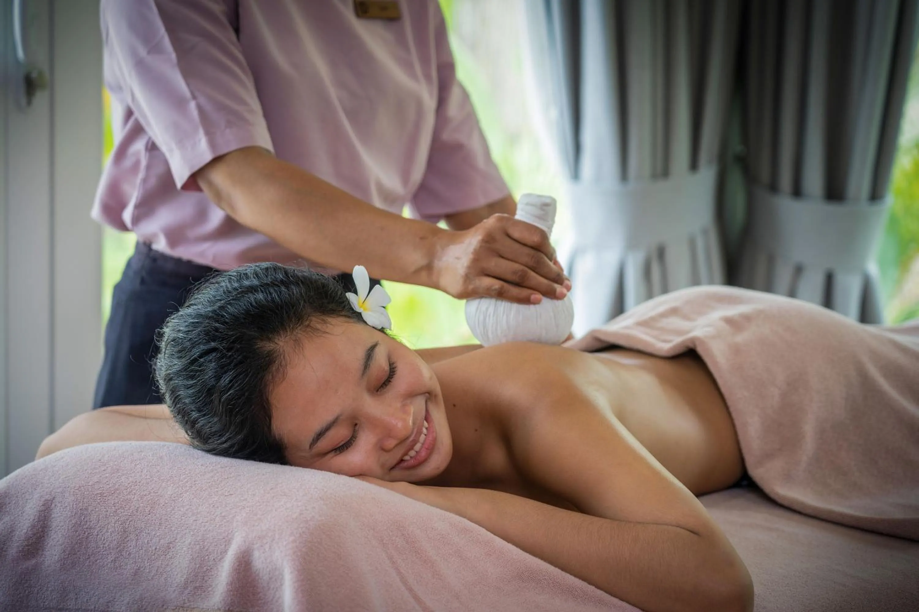 Massage in Farmhouse Resort & Spa