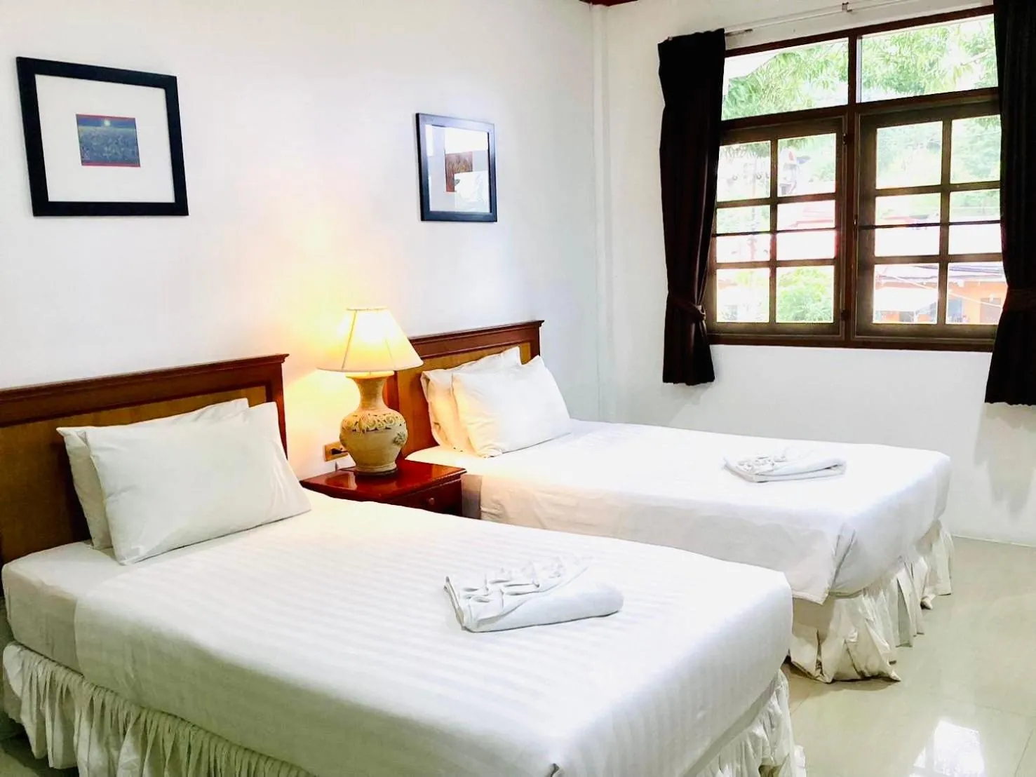 Bedroom, Bed in Garden Home Kata