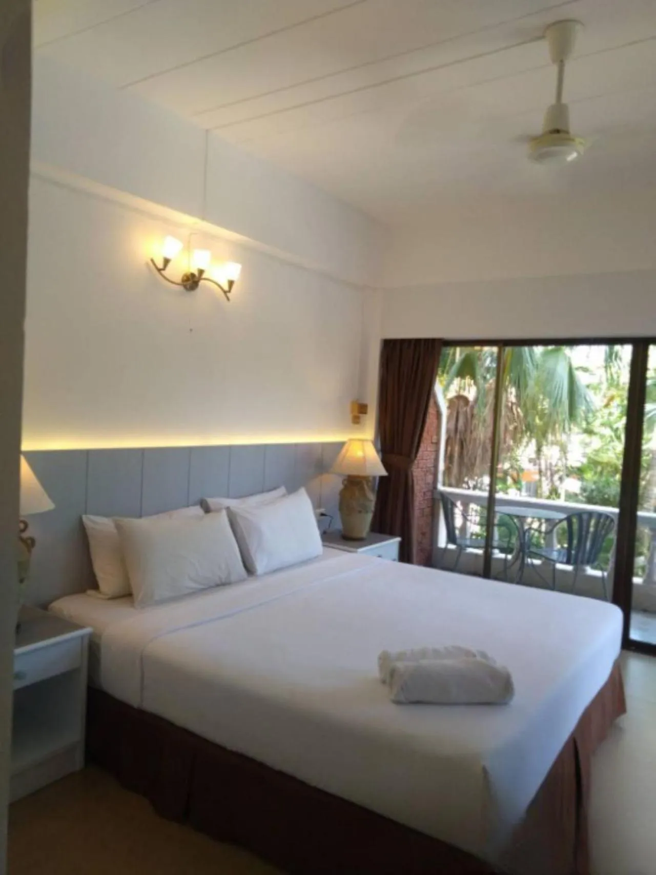 Bedroom, Bed in Garden Home Kata