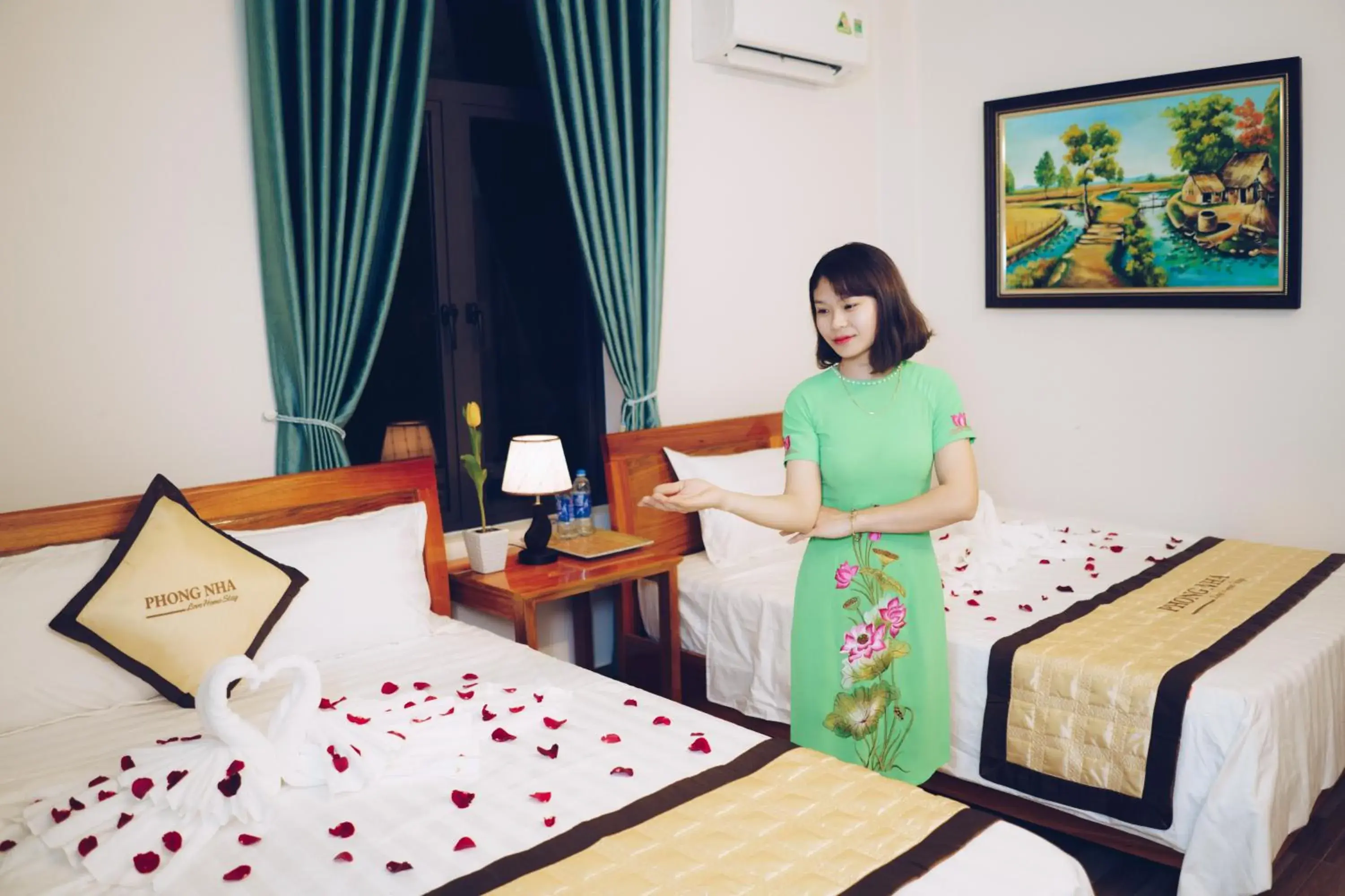 Staff, Bed in Phong Nha Love Homestay Staff, Bed in Phong Nha Love Homestay