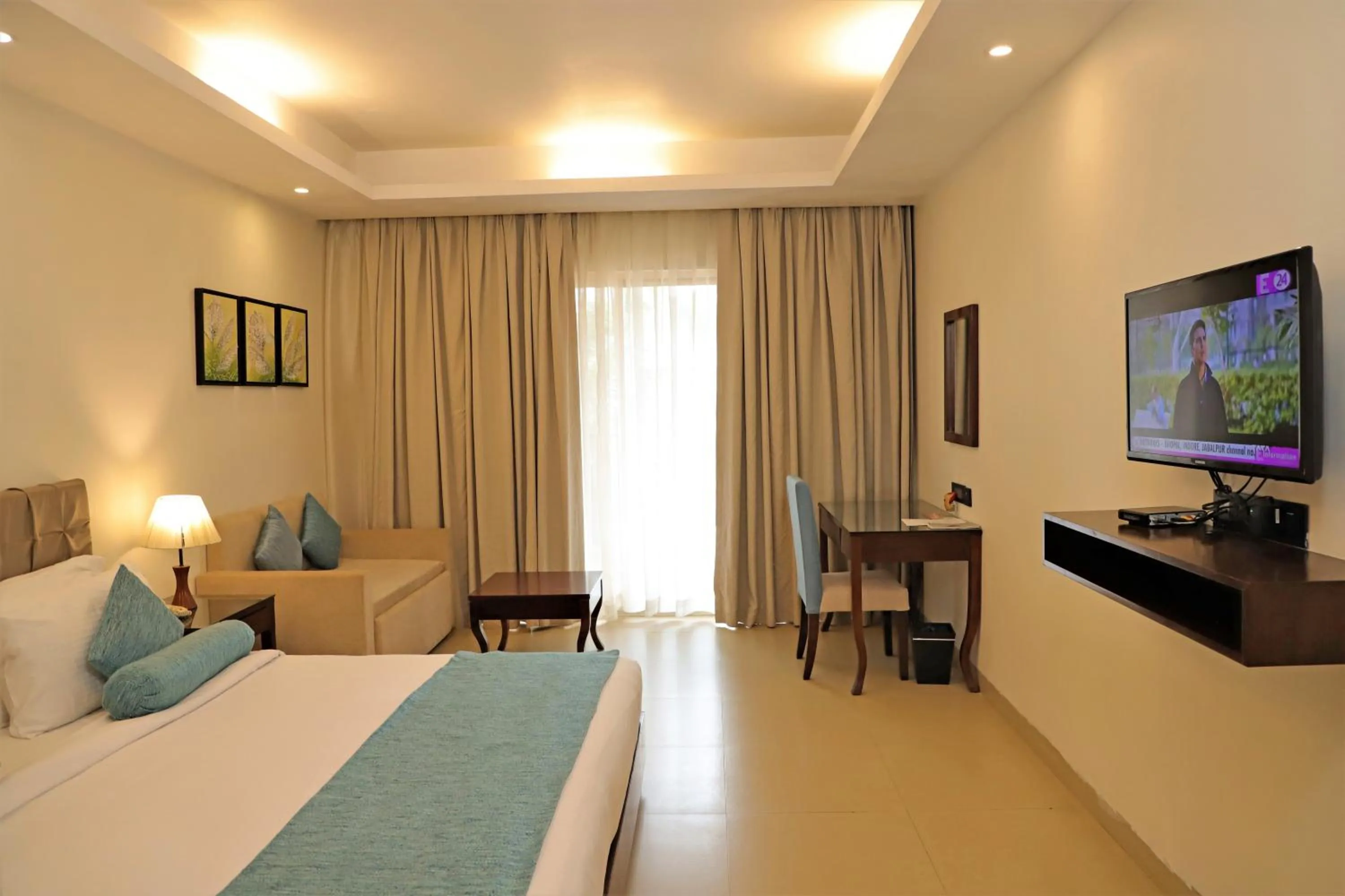 Bed in Golden Tulip Candolim, Goa