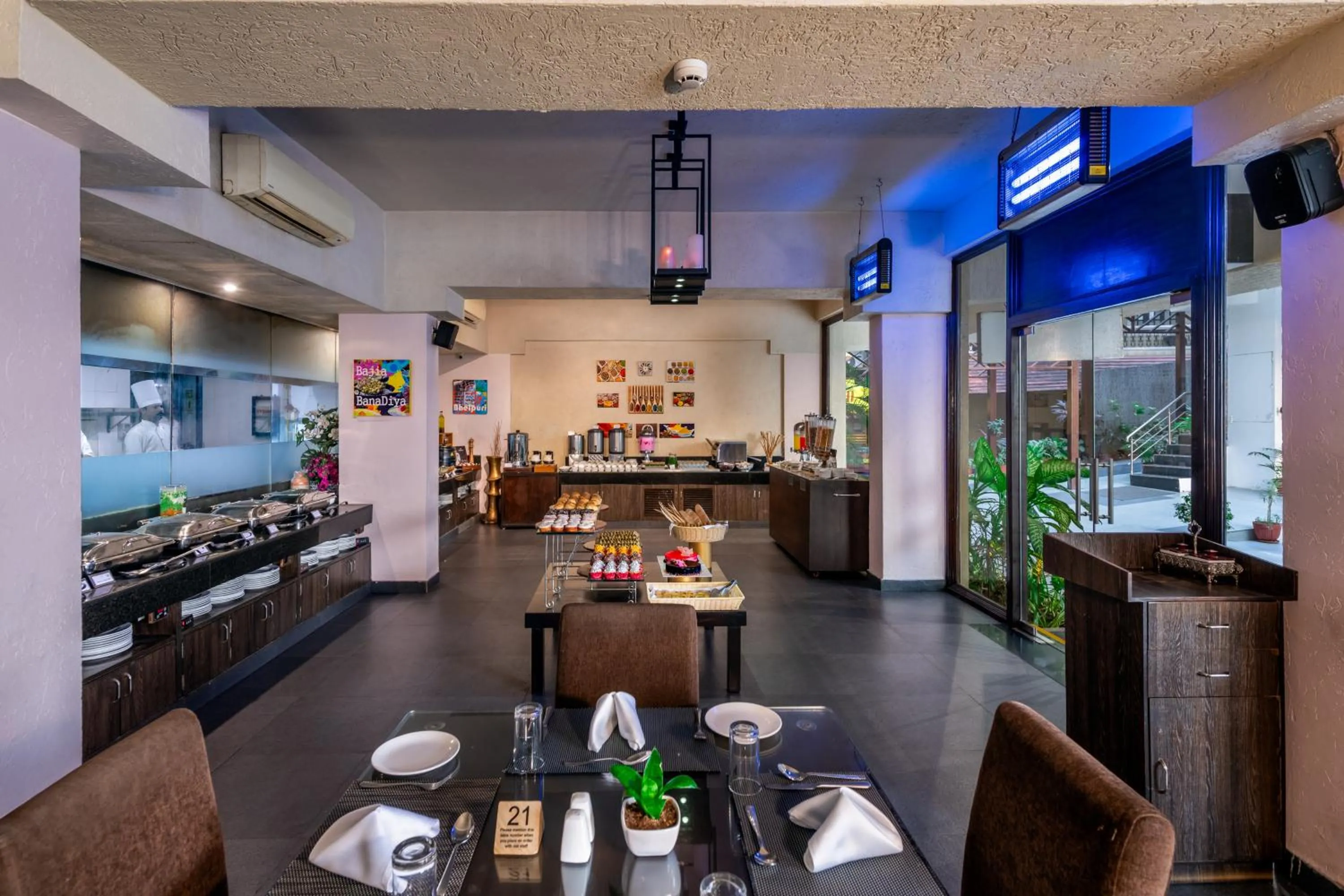 Restaurant/places to eat in Golden Tulip Candolim, Goa