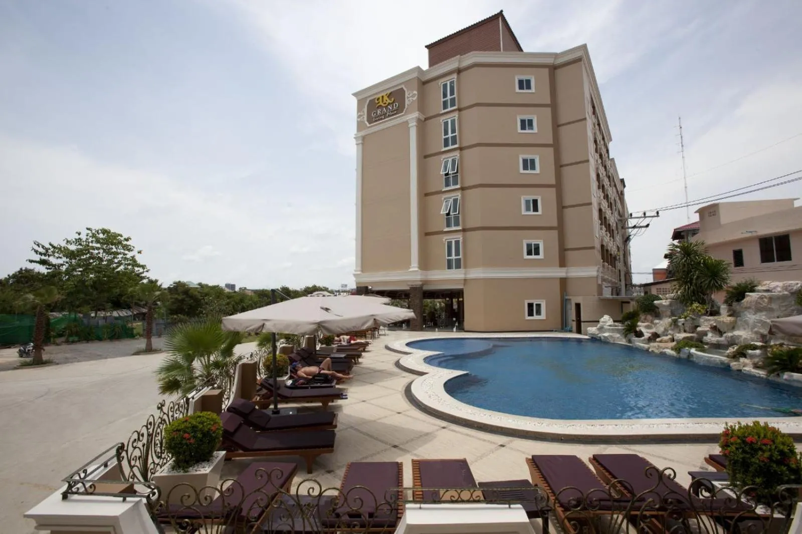 Swimming pool in LK Grand Living Place