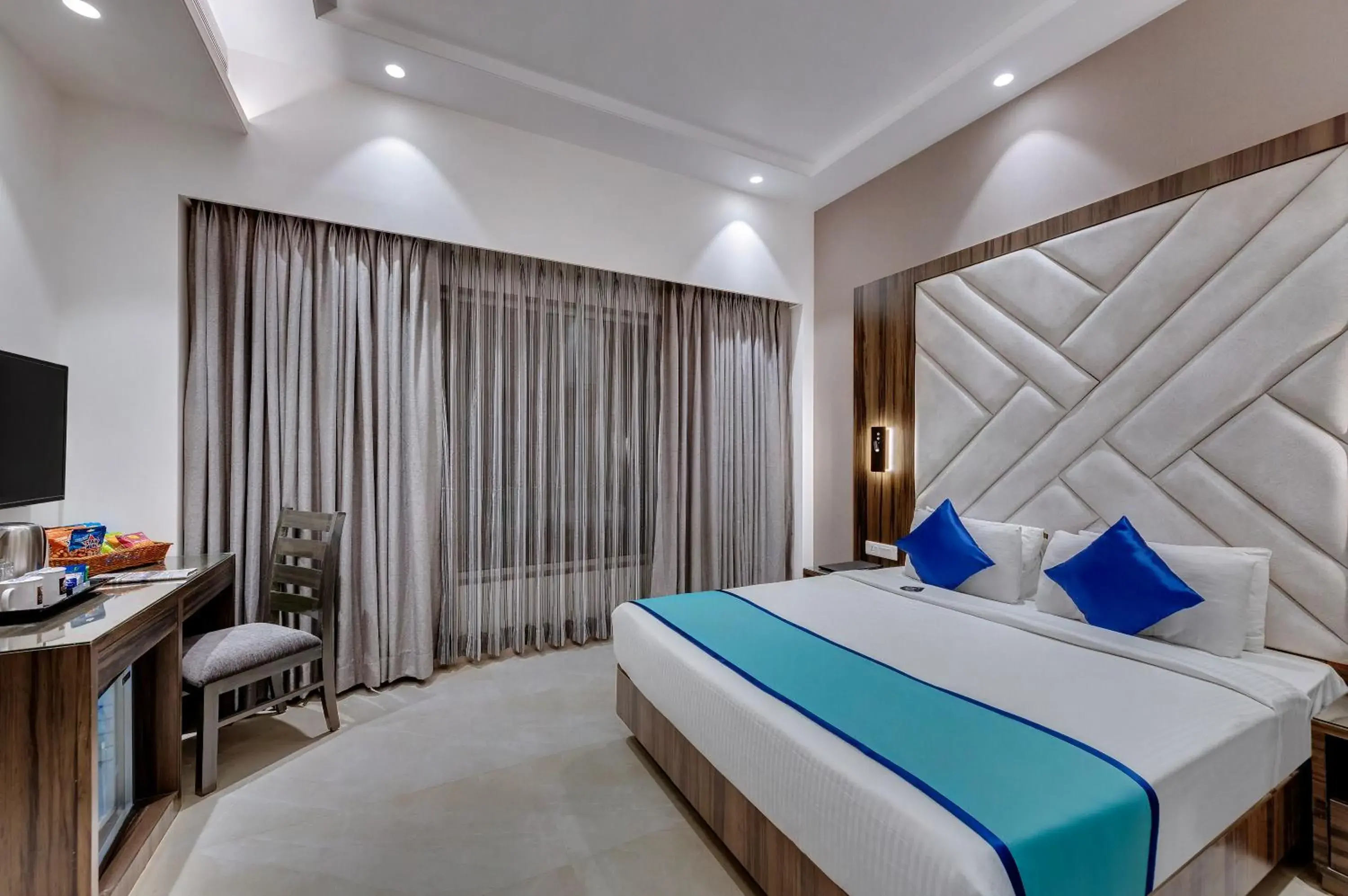 Deluxe Room - single occupancy - 10% off on Laundry, 10% off on F&B, Complimentary Drivers accommodations in Hotel Suba Star Ahmedabad Deluxe Room - single occupancy - 10% off on Laundry, 10% off on F&B, Complimentary Drivers accommodations in Hotel Suba Star Ahmedabad