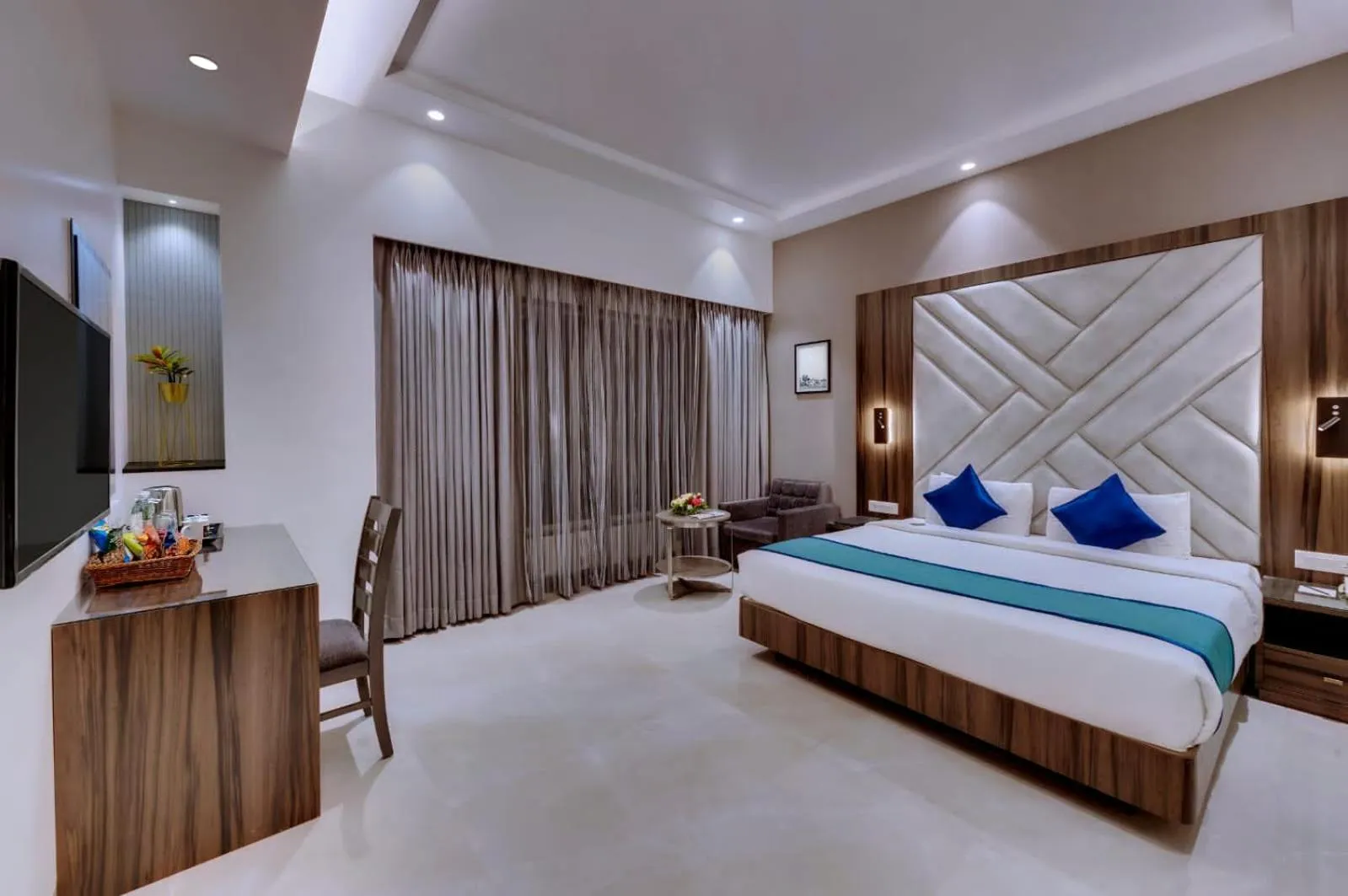 TV and multimedia, Bed in Hotel Suba Star Ahmedabad