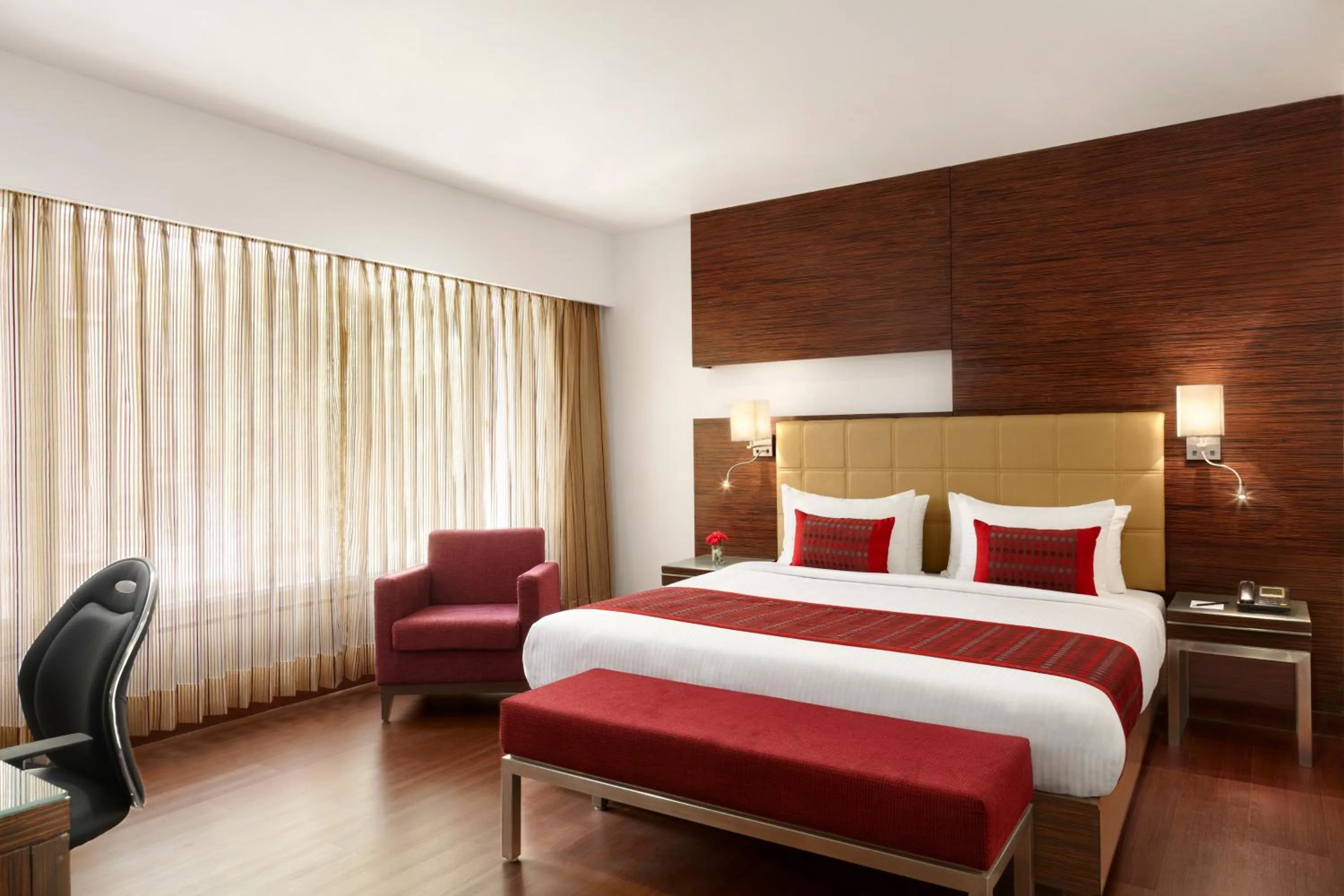 Bed in Hotel Suba Star Ahmedabad