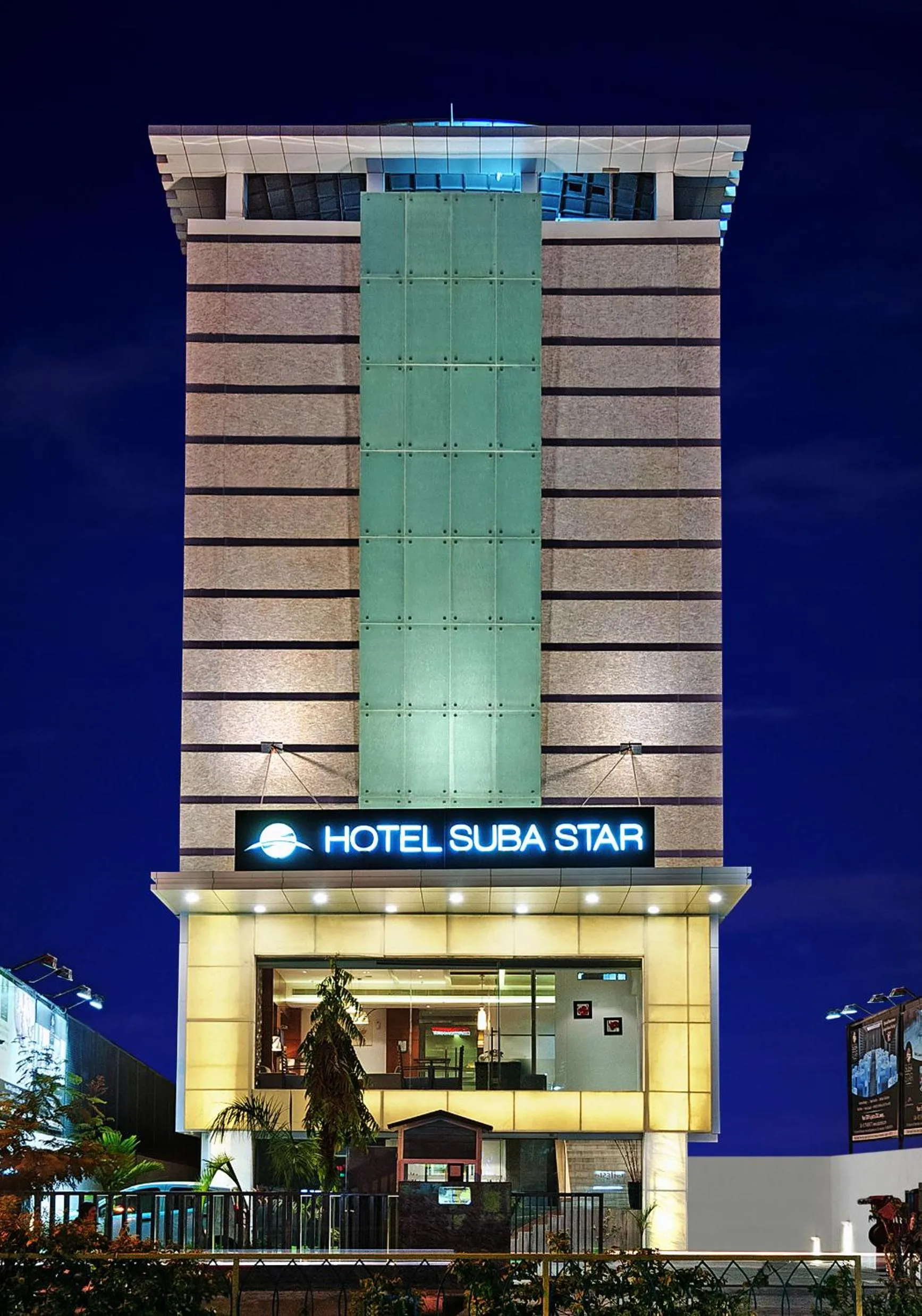 Facade/entrance in Hotel Suba Star Ahmedabad