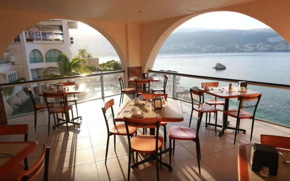 Restaurant/places to eat in Suites Torres Gemelas VIP