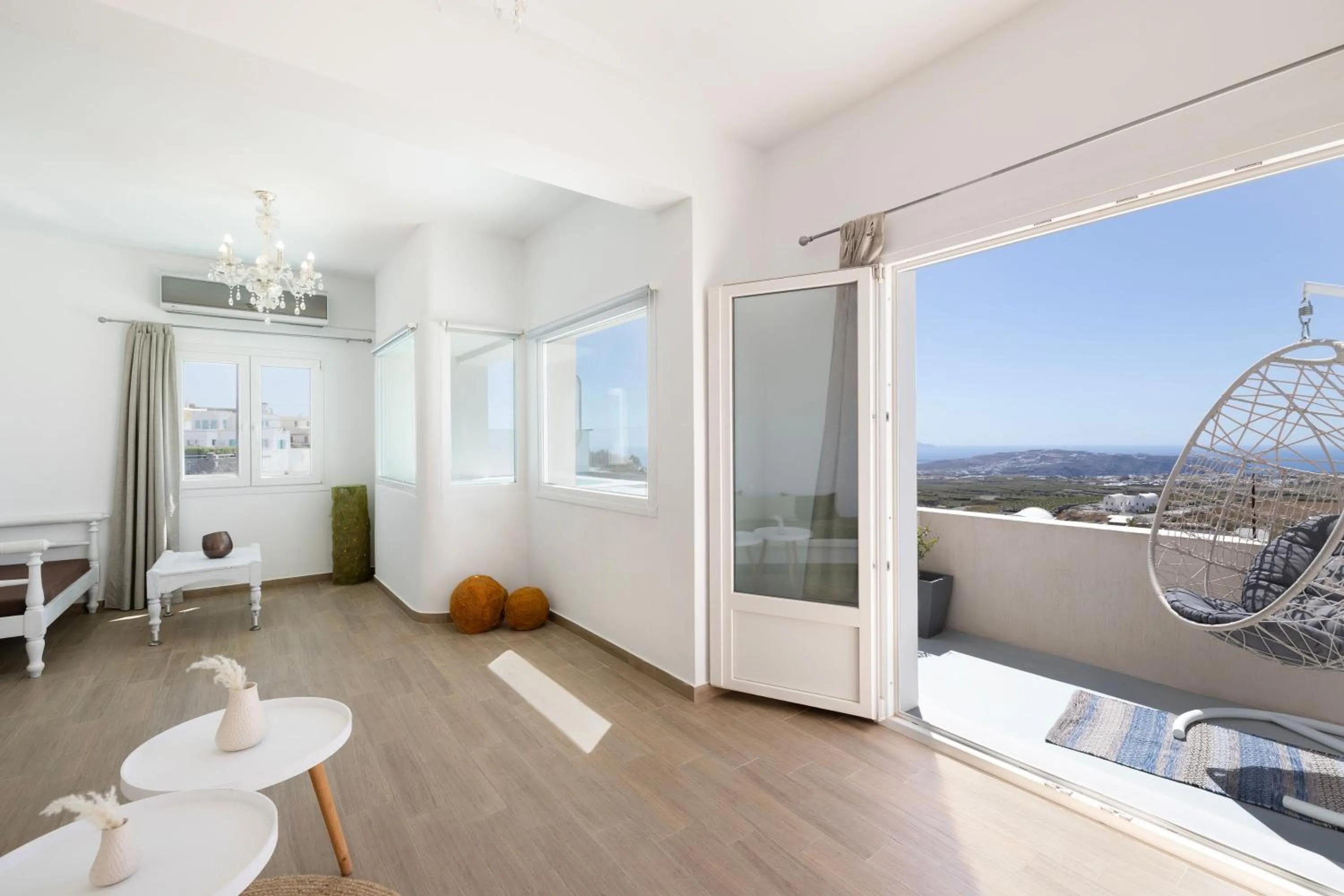 Living room in Heated Jacuzzi Cozy Apartment and Panoramic Views