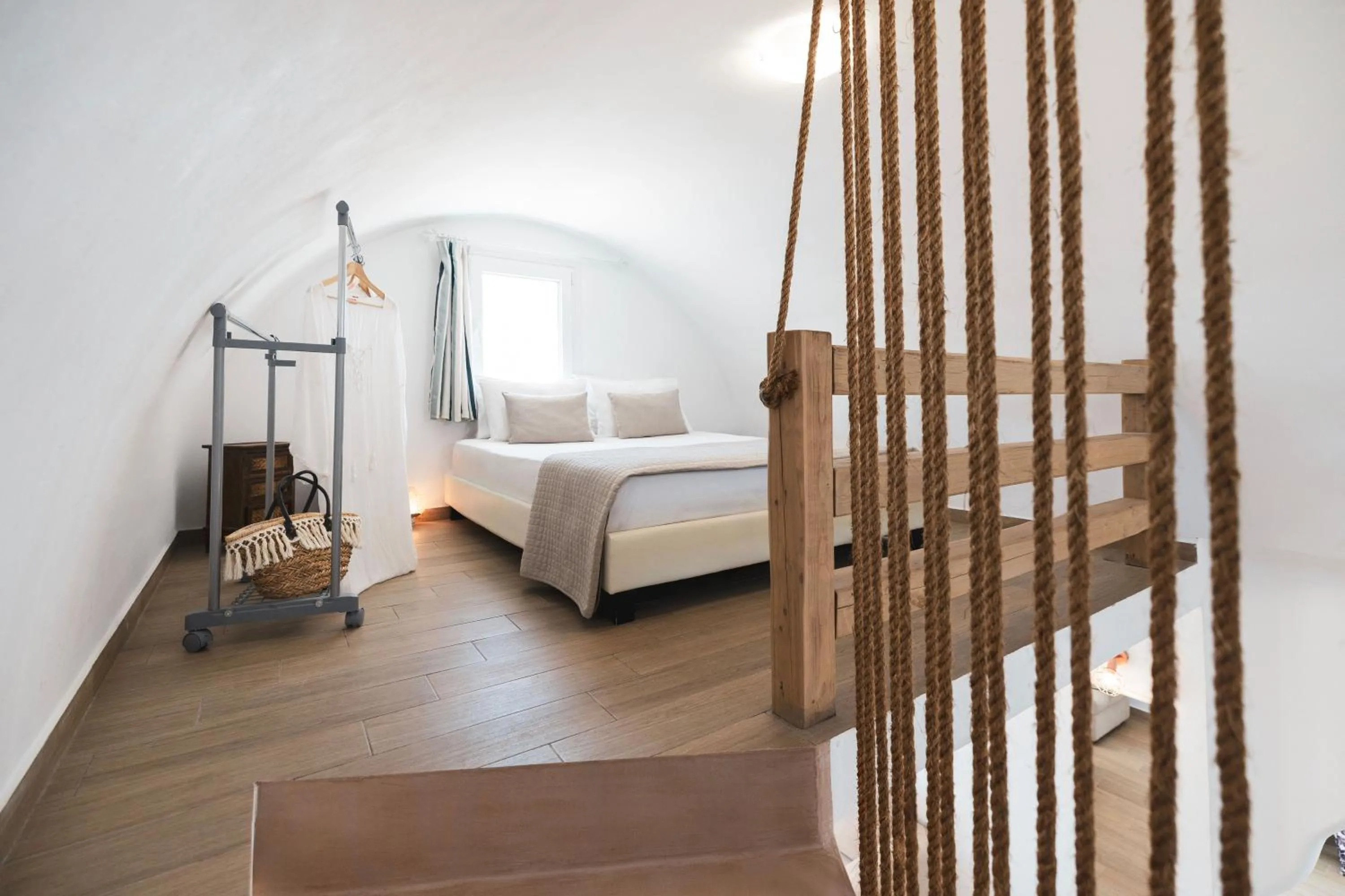 Bed in Heated Jacuzzi Cozy Apartment and Panoramic Views