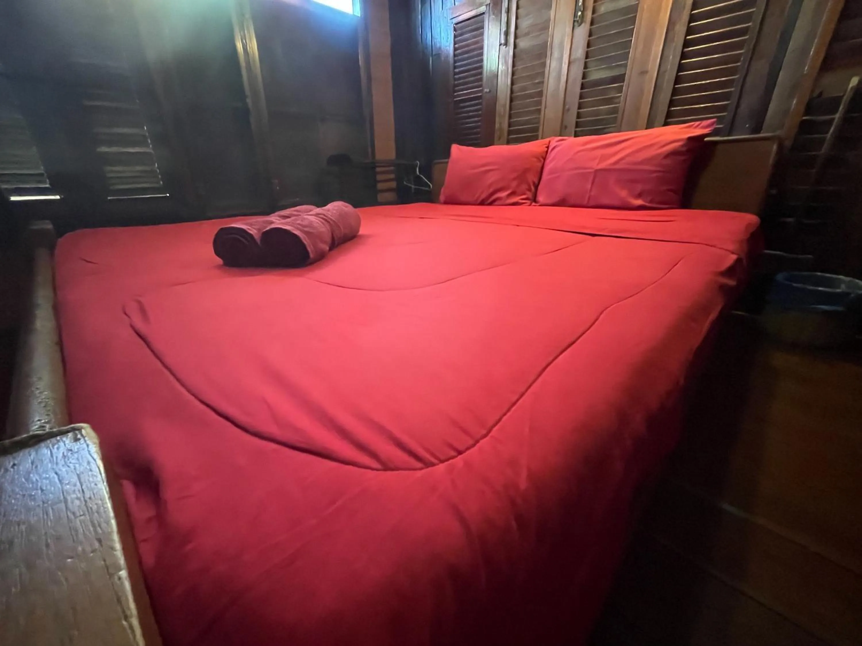 Bed in Baan Are Gong Riverside Homestay