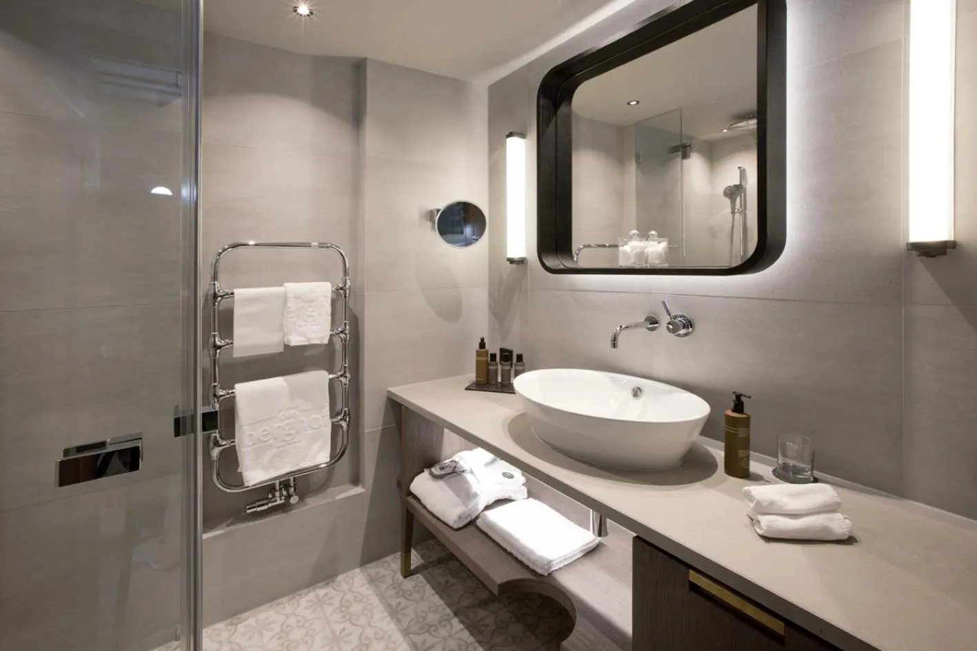 Shower in Hotel Berghof