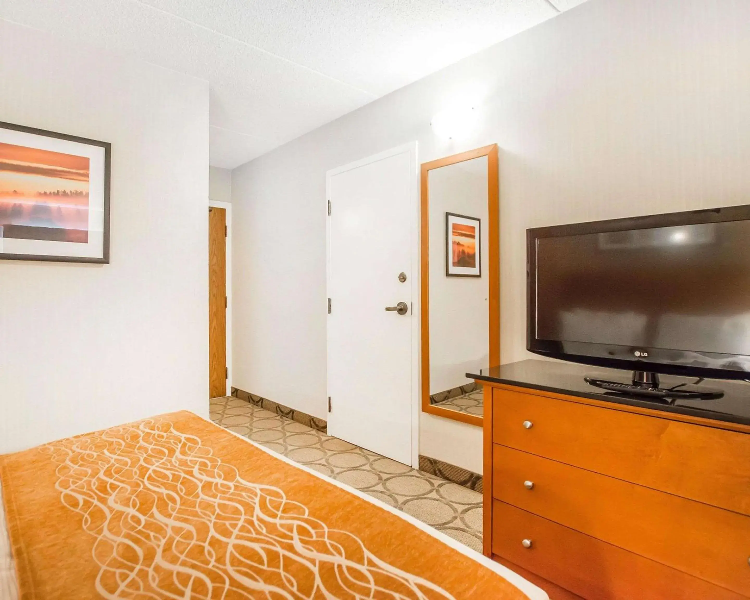 Bedroom, Bed in Comfort Inn Bedroom, Bed in Comfort Inn