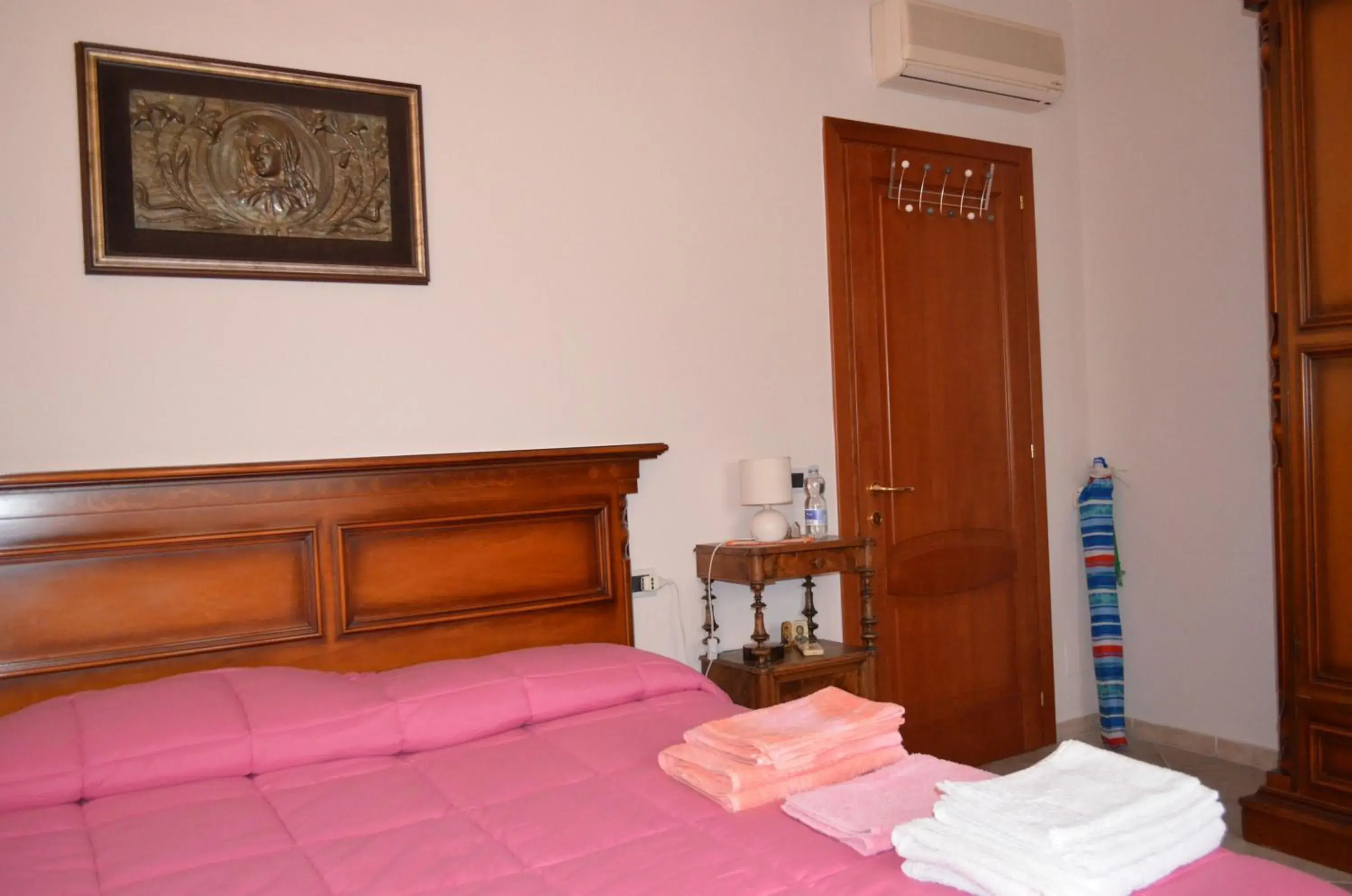 Double Room with Shared Bathroom in B&B Belvedere Double Room with Shared Bathroom in B&B Belvedere