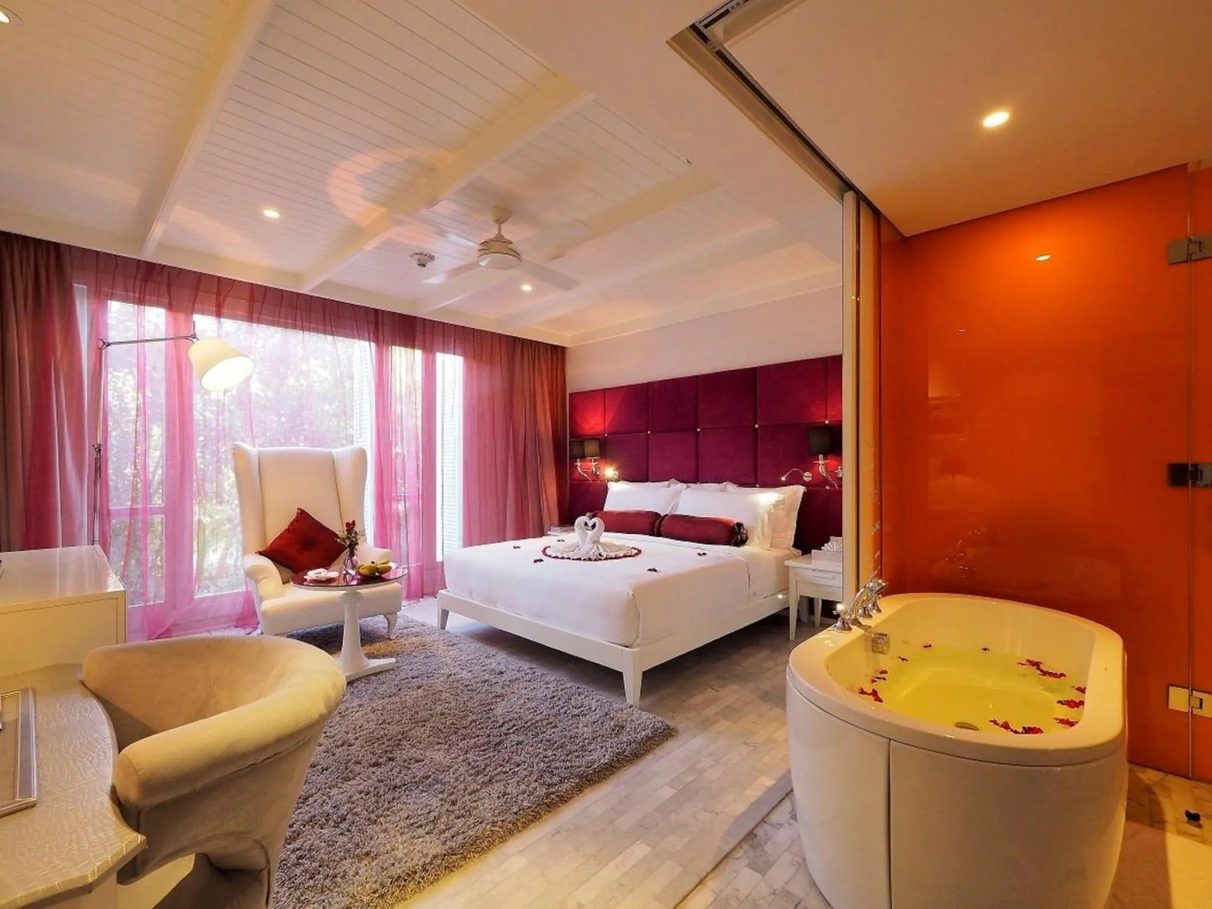 Photo of the whole room, Bed in Hua Chang Heritage Hotel