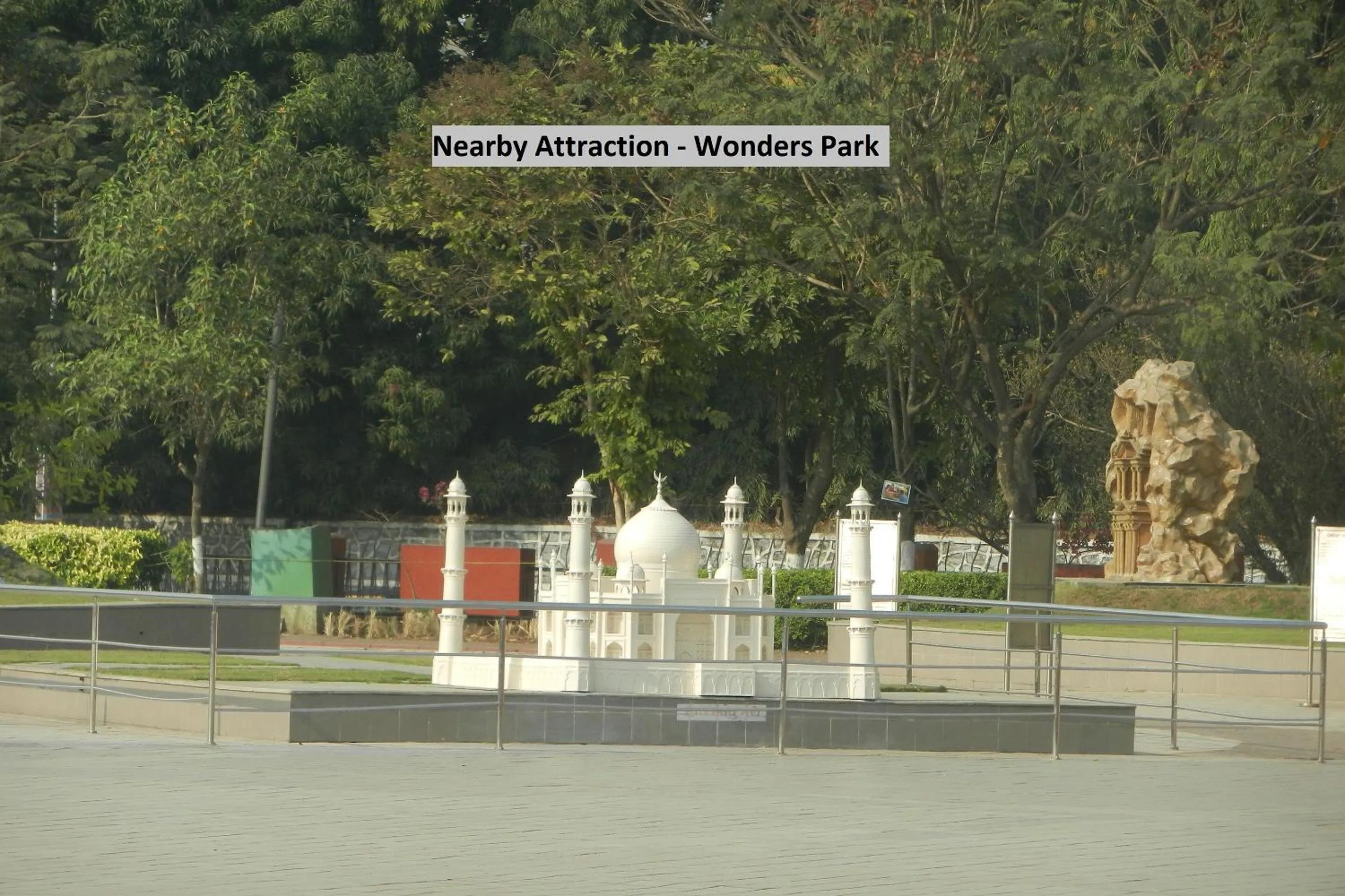 Facade/entrance in Hotel O Ashwarya Service Apartment