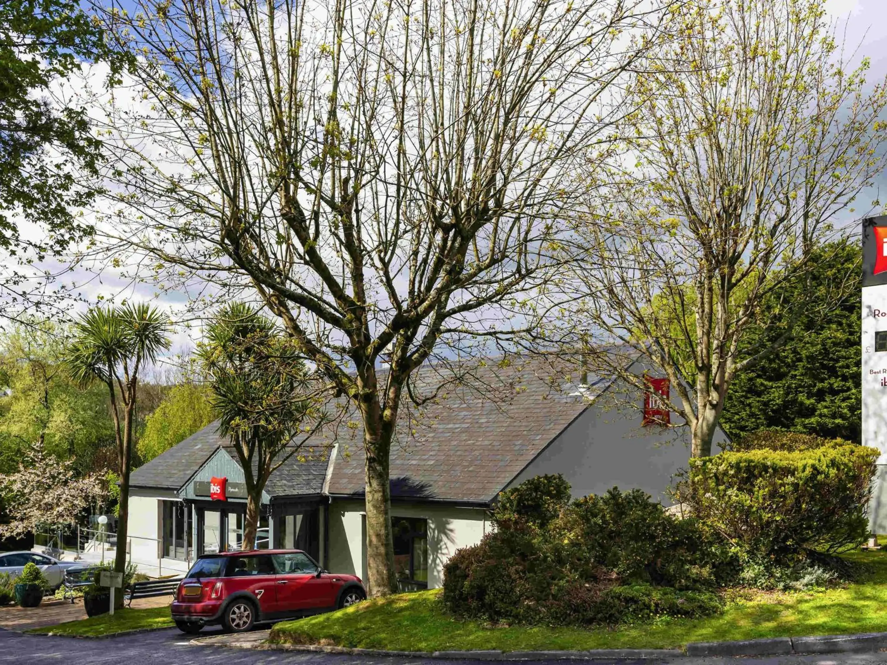 Property building in ibis Plymouth Property building in ibis Plymouth