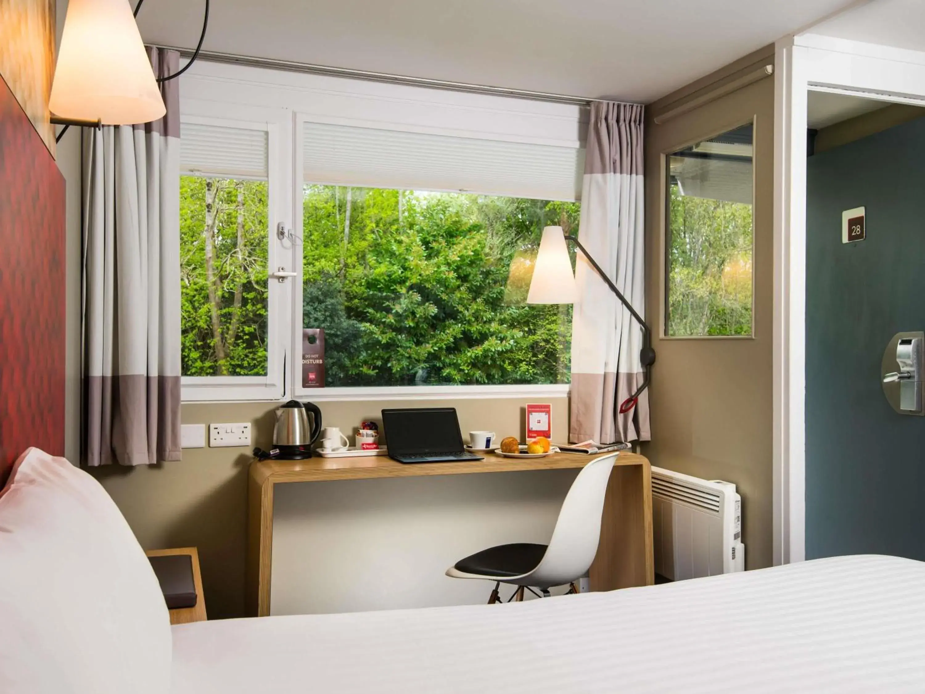 Bedroom, Bed in ibis Plymouth Bedroom, Bed in ibis Plymouth