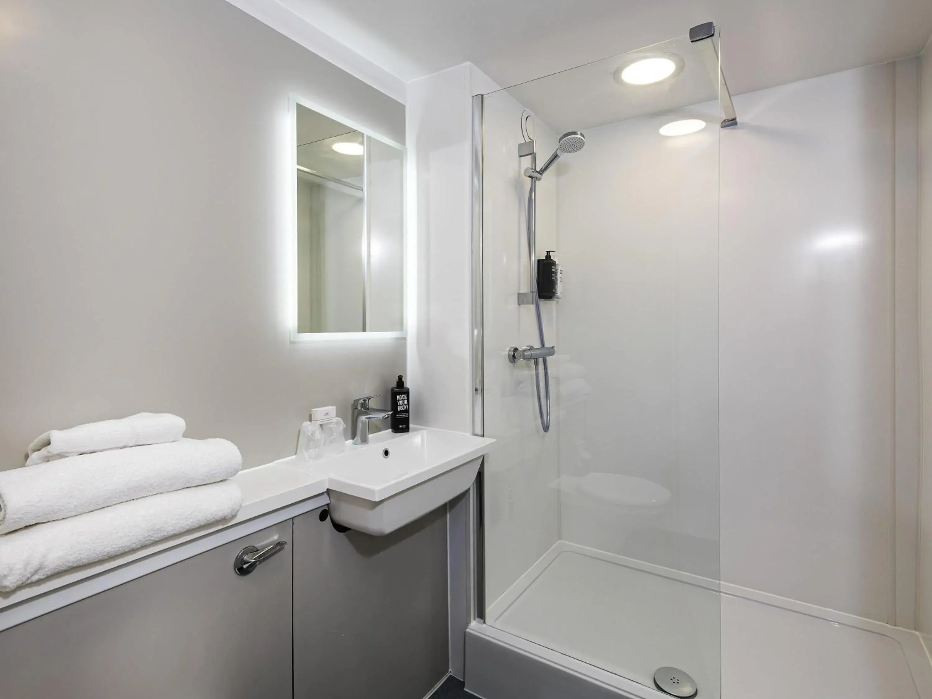 Bedroom in ibis Plymouth Bedroom in ibis Plymouth