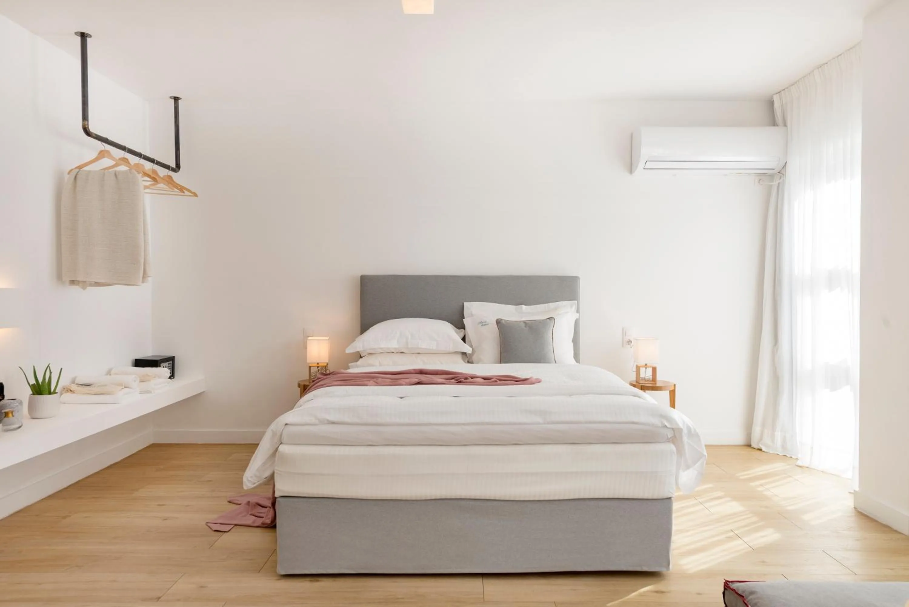 Bed in Maryflower Premium Apartments Piraeus