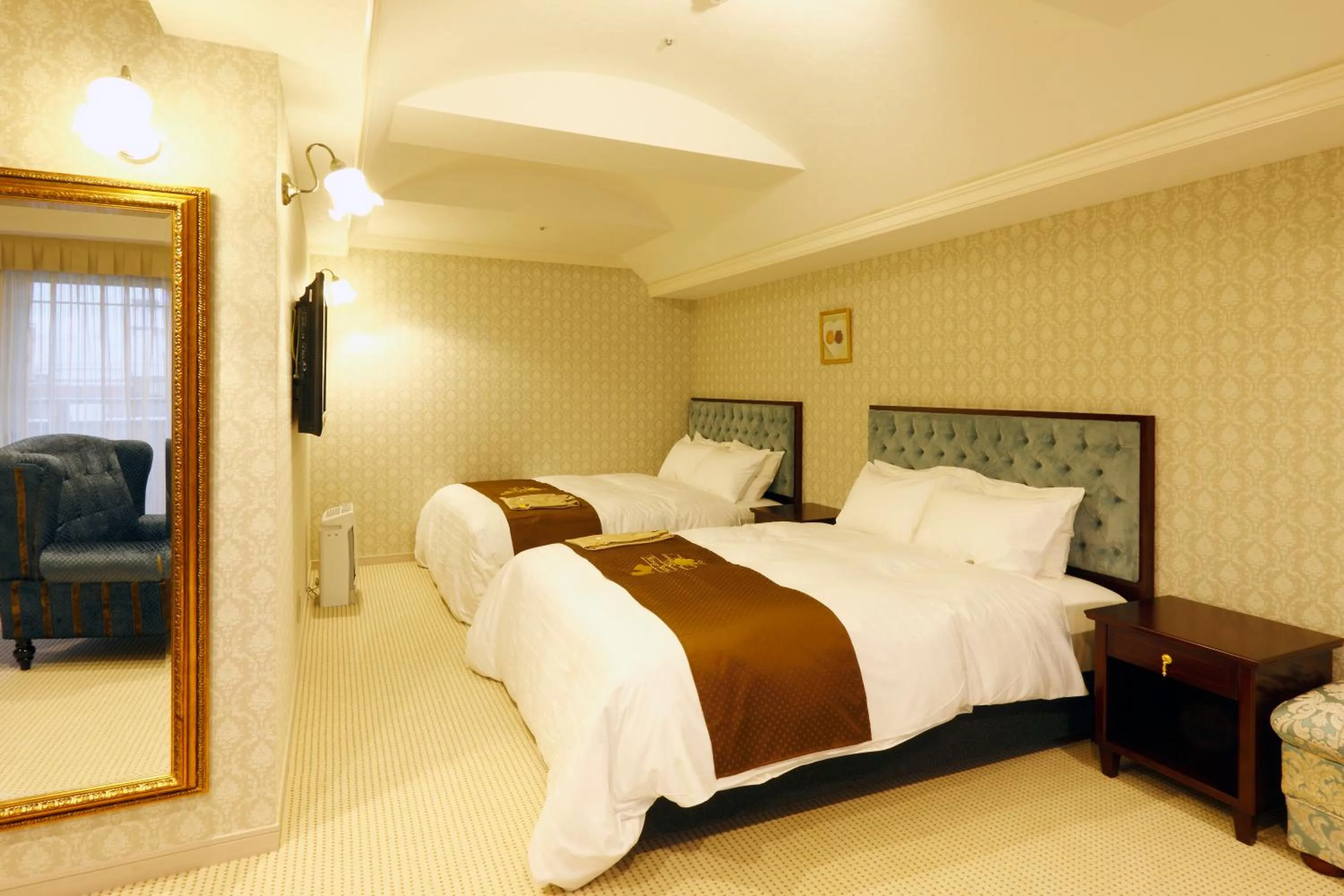 Bed in Hotel Konigs-Krone Kobe