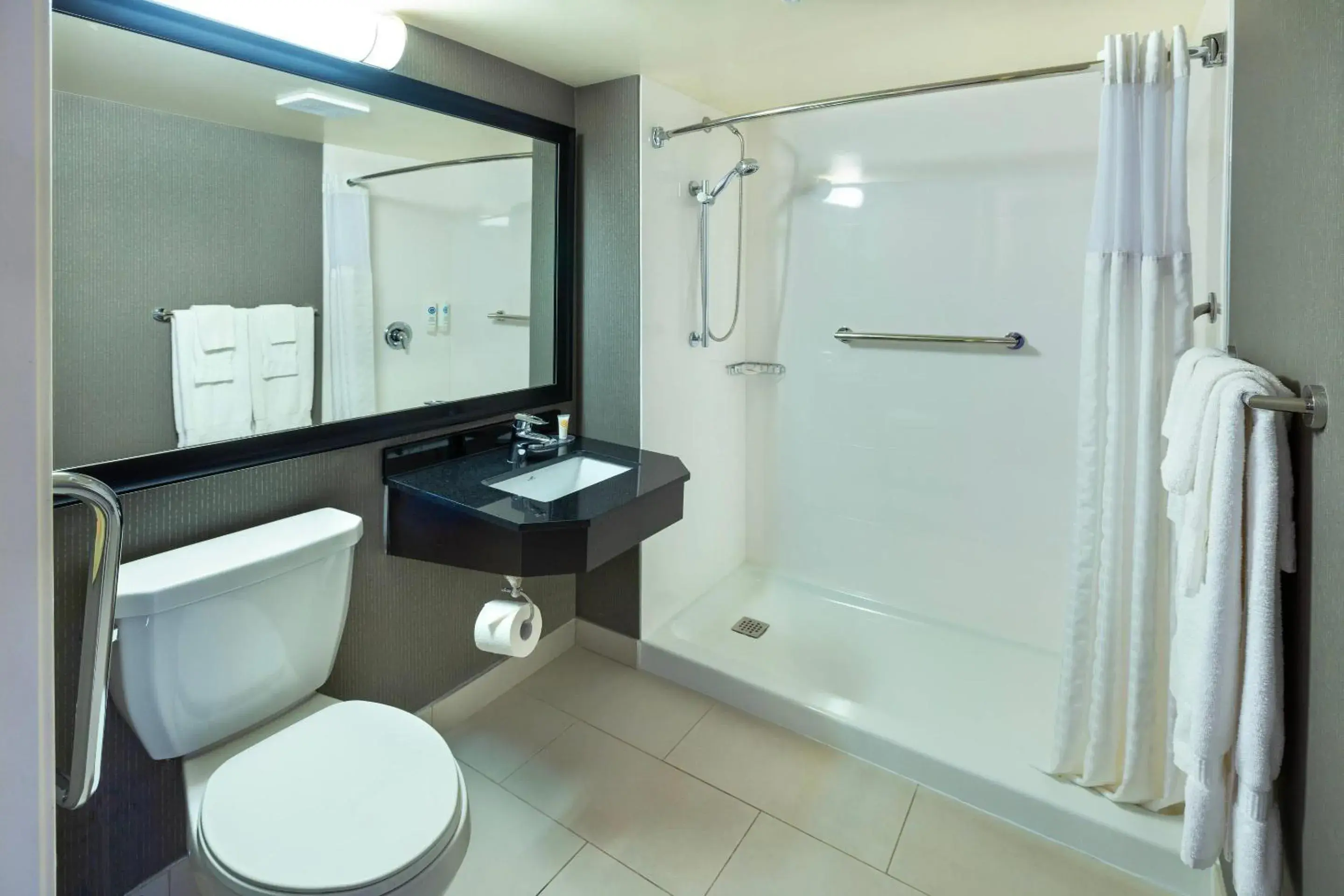 Bedroom in Comfort Inn Bedroom in Comfort Inn